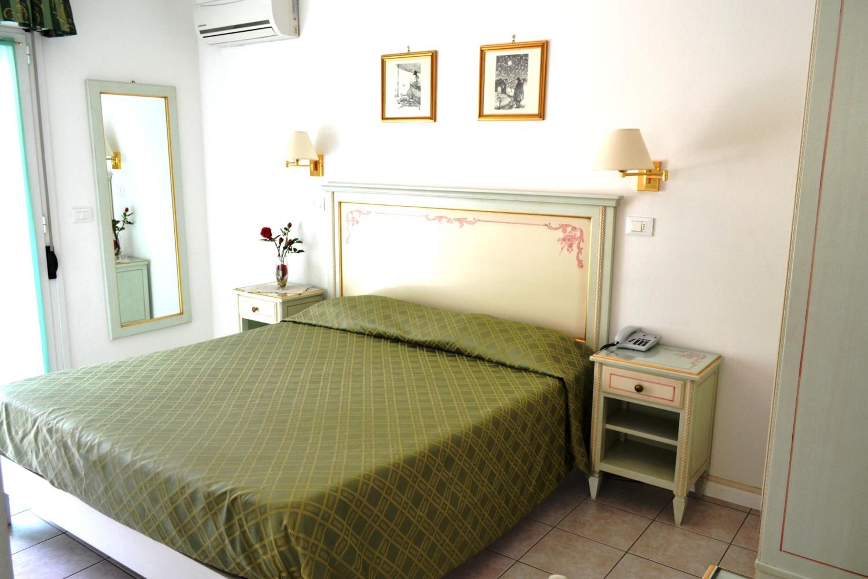 Double Room with Terrace - Photo 7