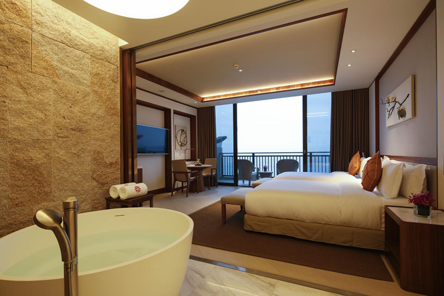 Sea View Room - King photo 3
