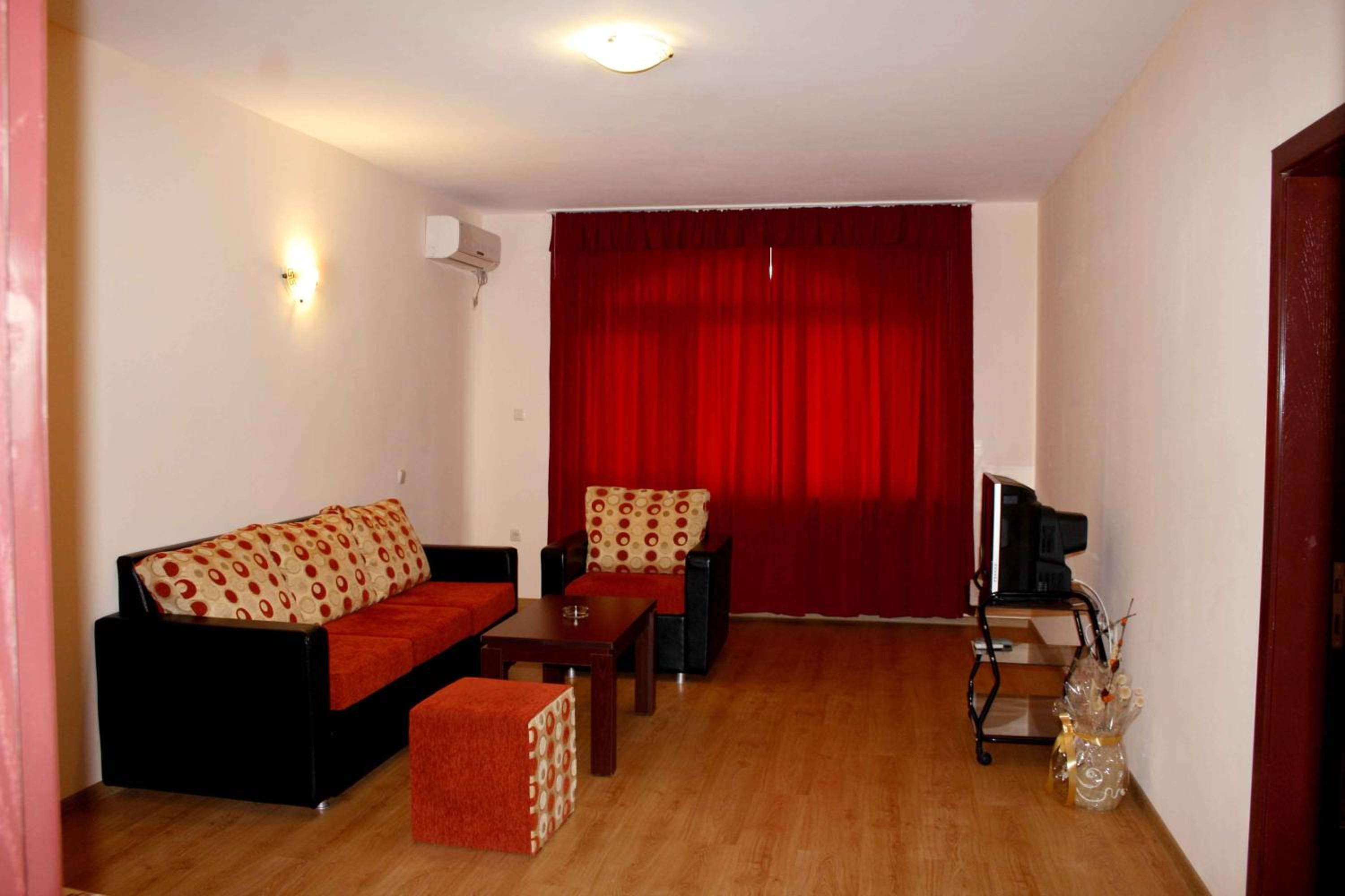 One-Bedroom Suite photo 2