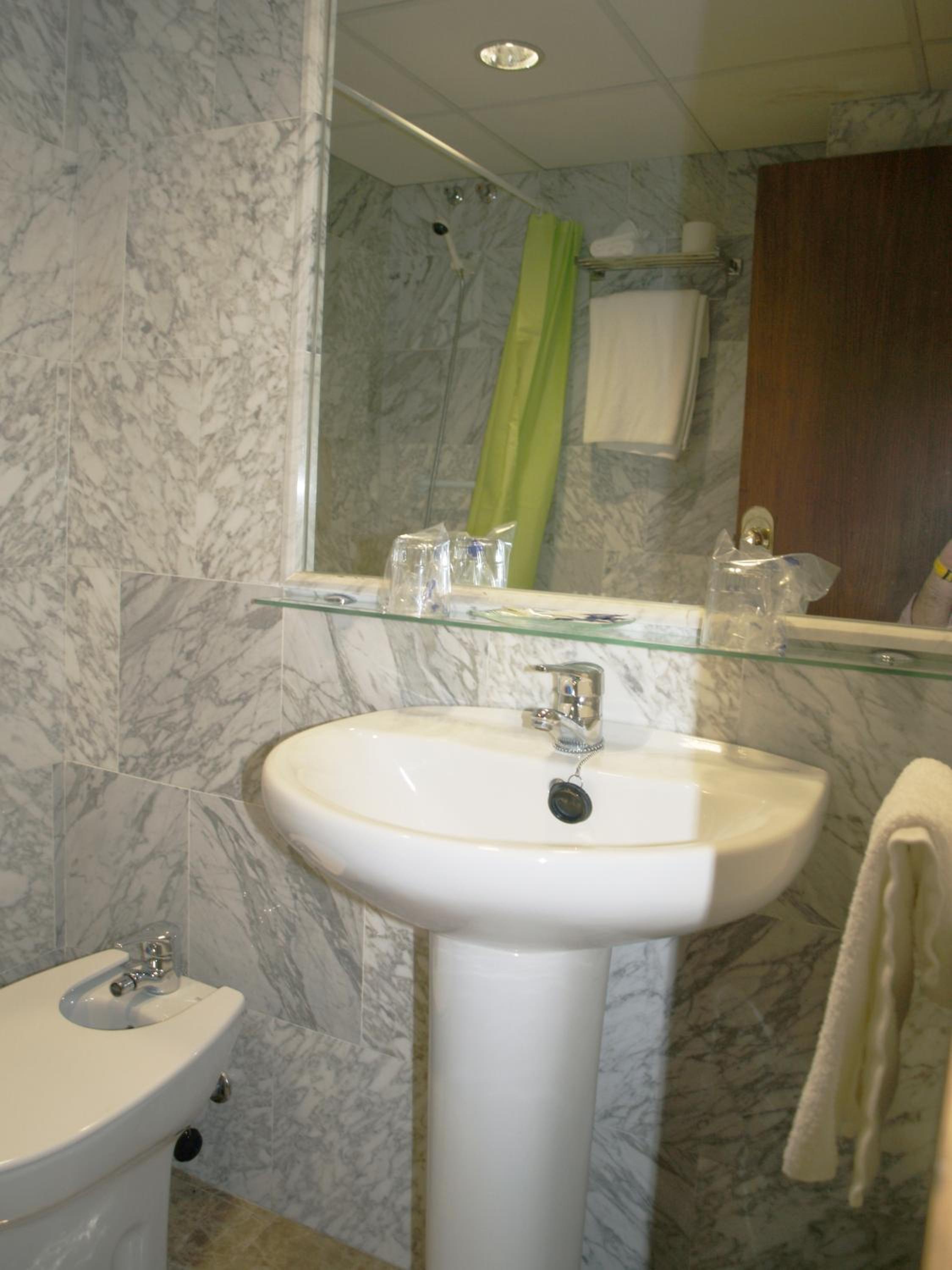 Single Room photo 3