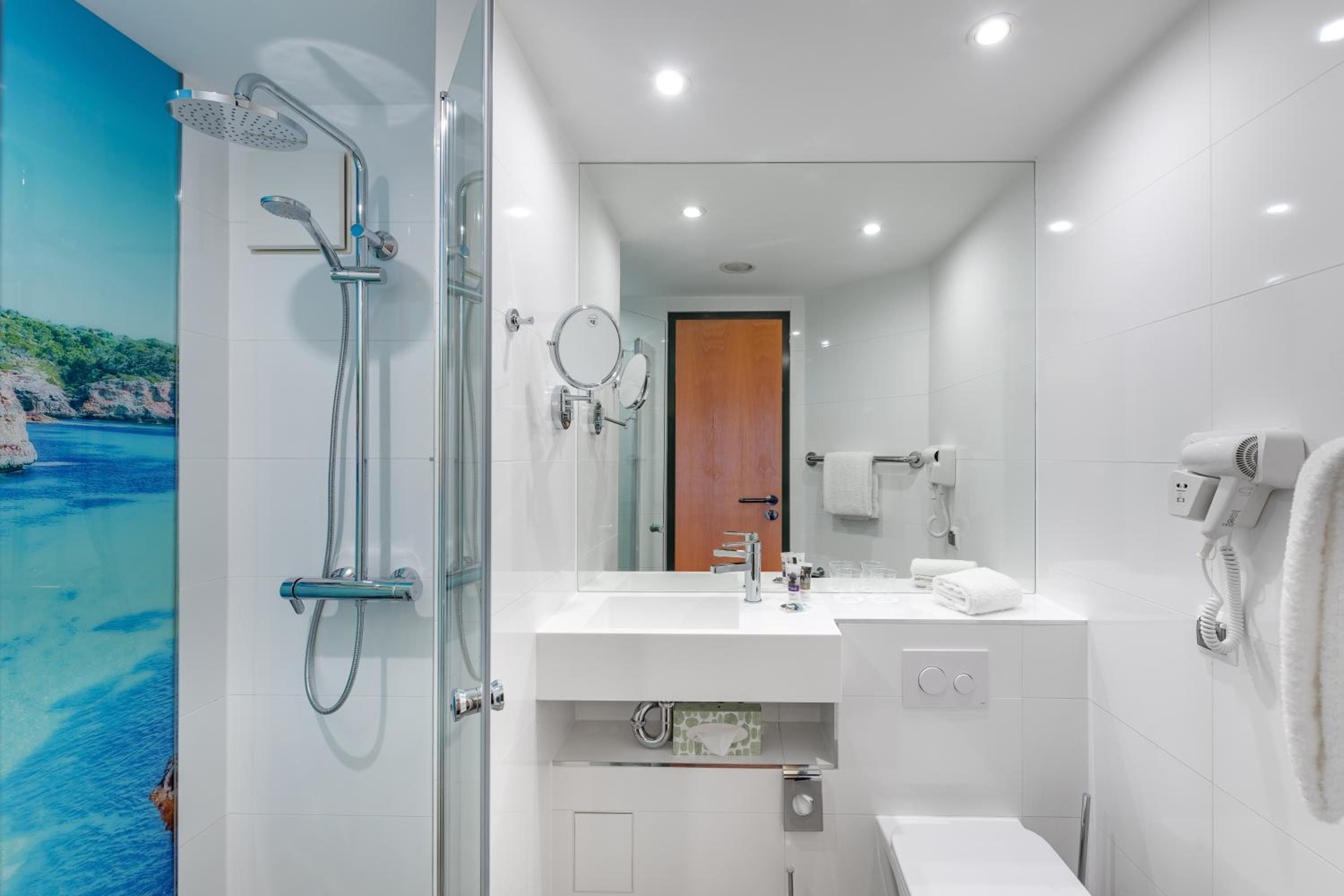 Standard Twin Room - Photo 6