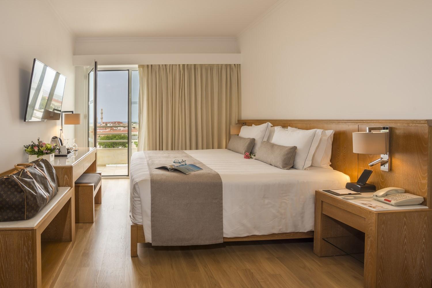 Superior Double or Twin Room with Old Town View - Photo 13
