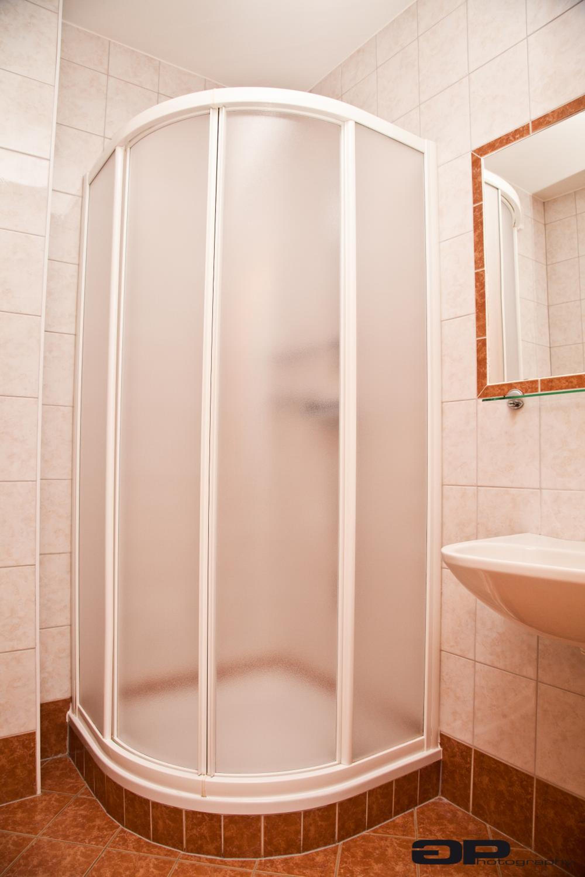 Double or Twin Room with Private Bathroom photo 3