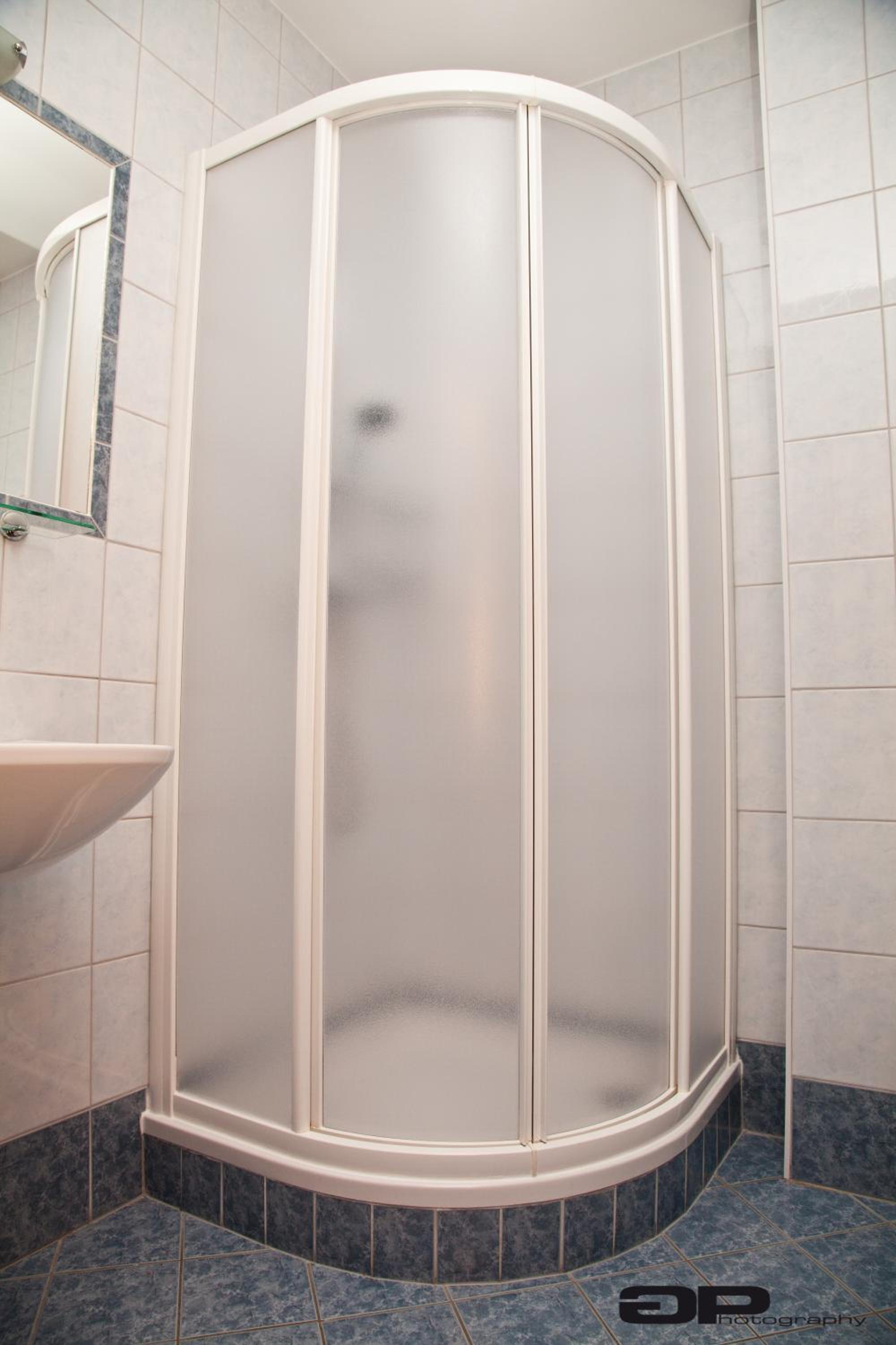 Double or Twin Room with Private Bathroom photo 3