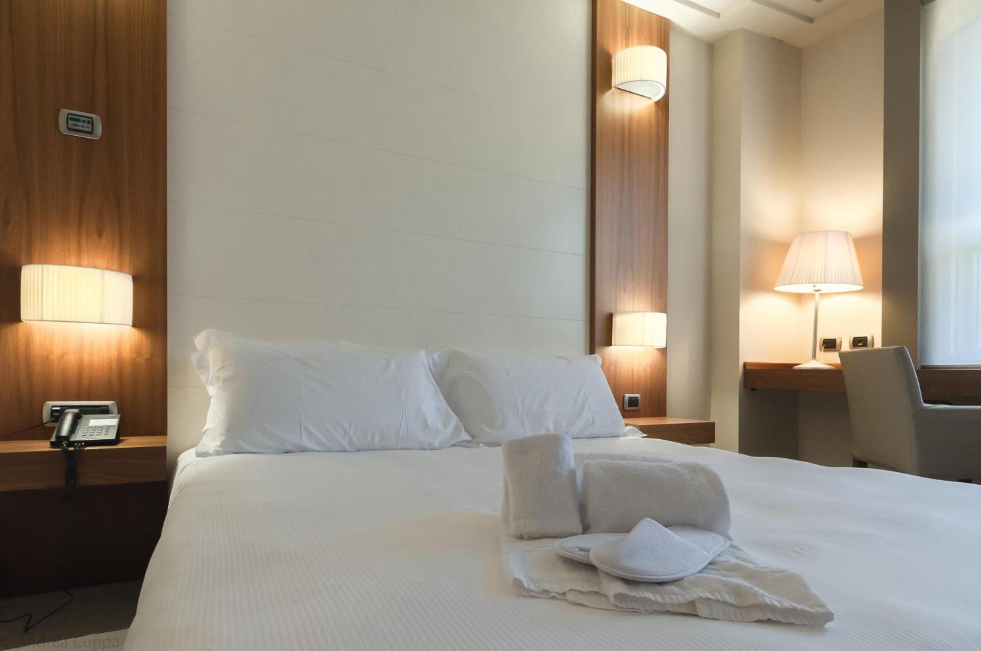Suite - Photo 1