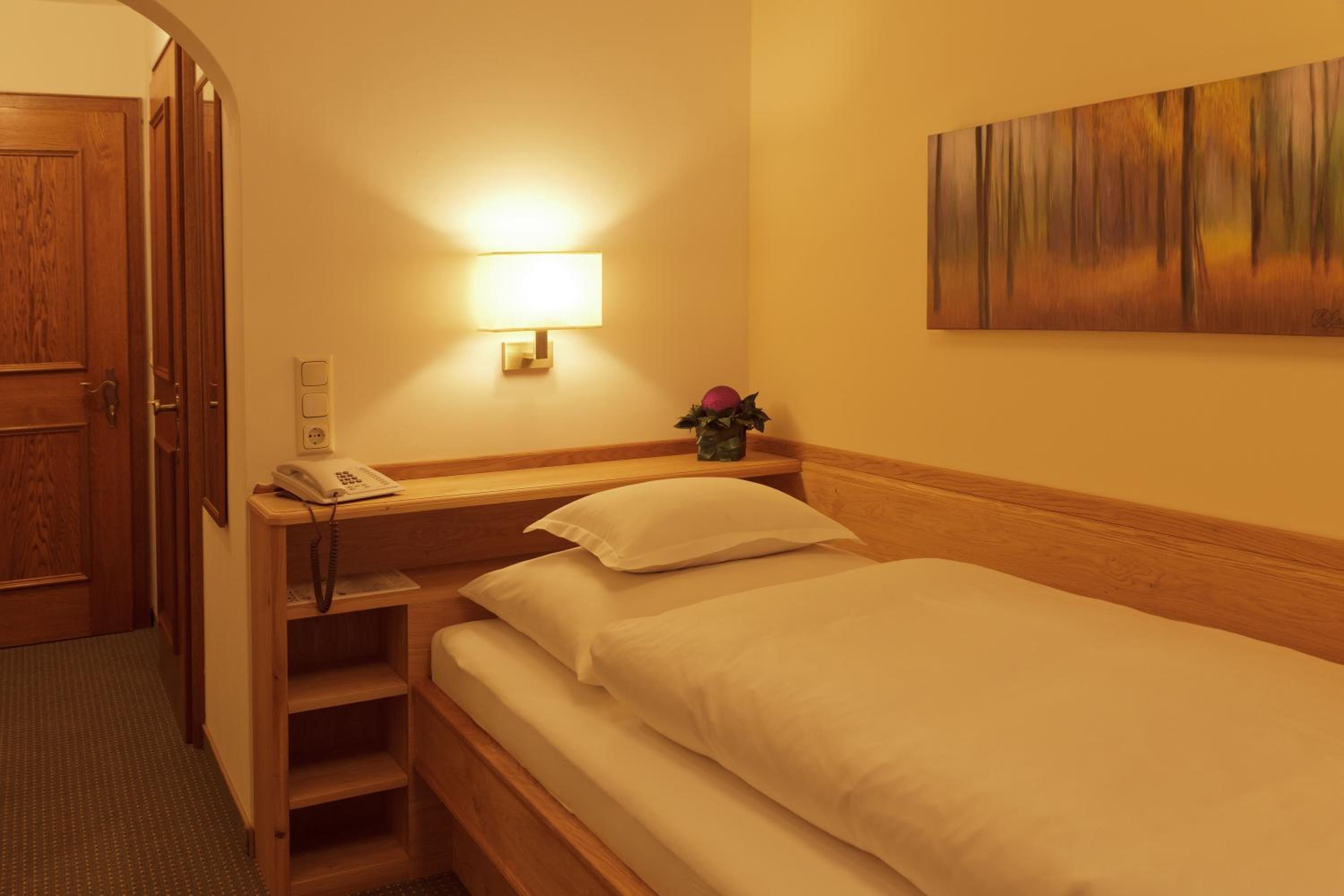 Single Room photo 3