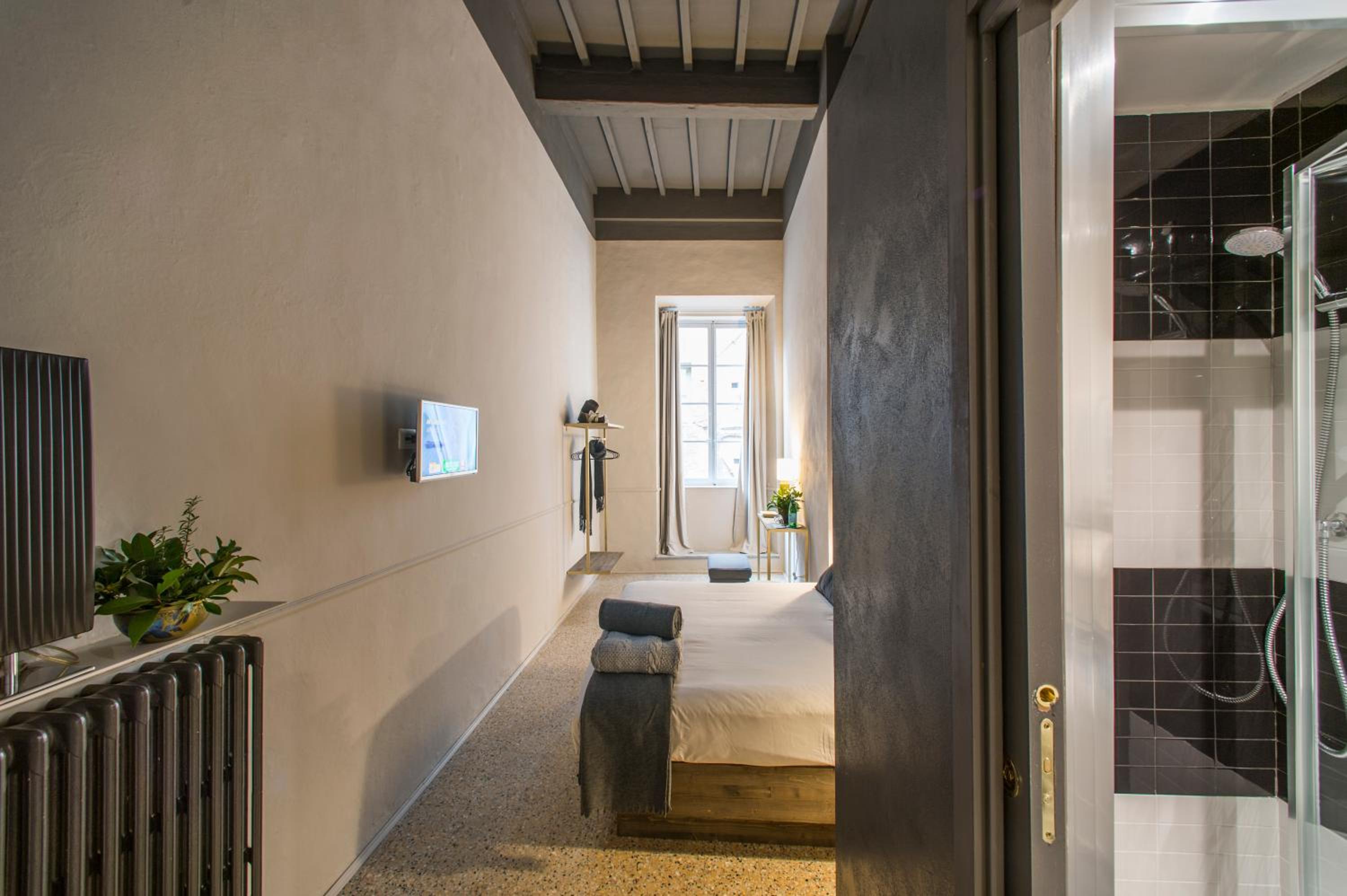 Double Room - Photo 7