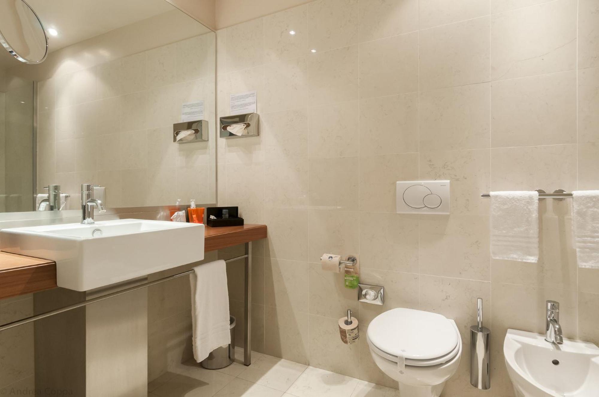 Standard Double or Twin Room - Photo 3