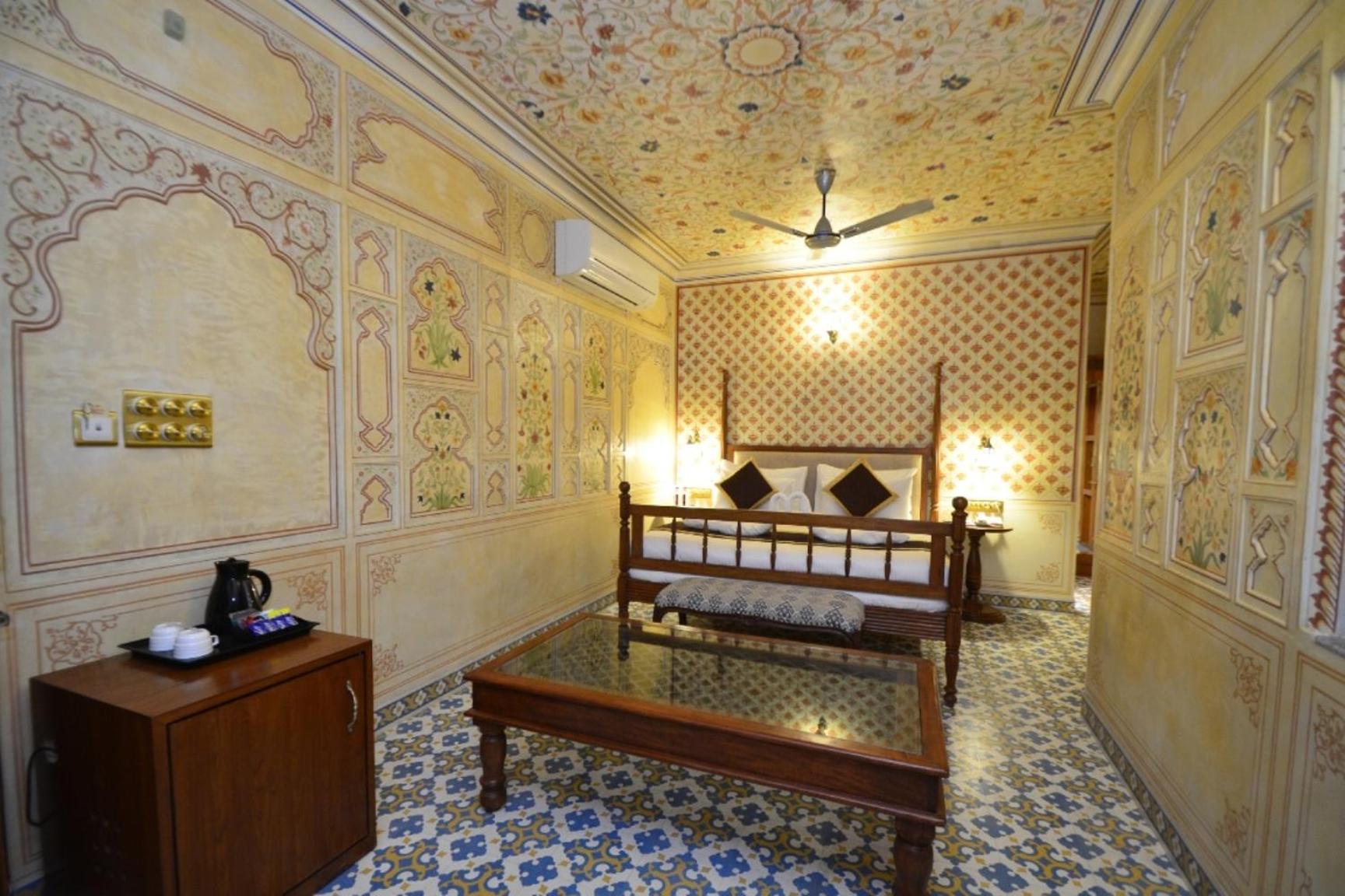 Heritage Suite:: 15% off on food & beverage services, 20% off on session of Spa   - Photo 3
