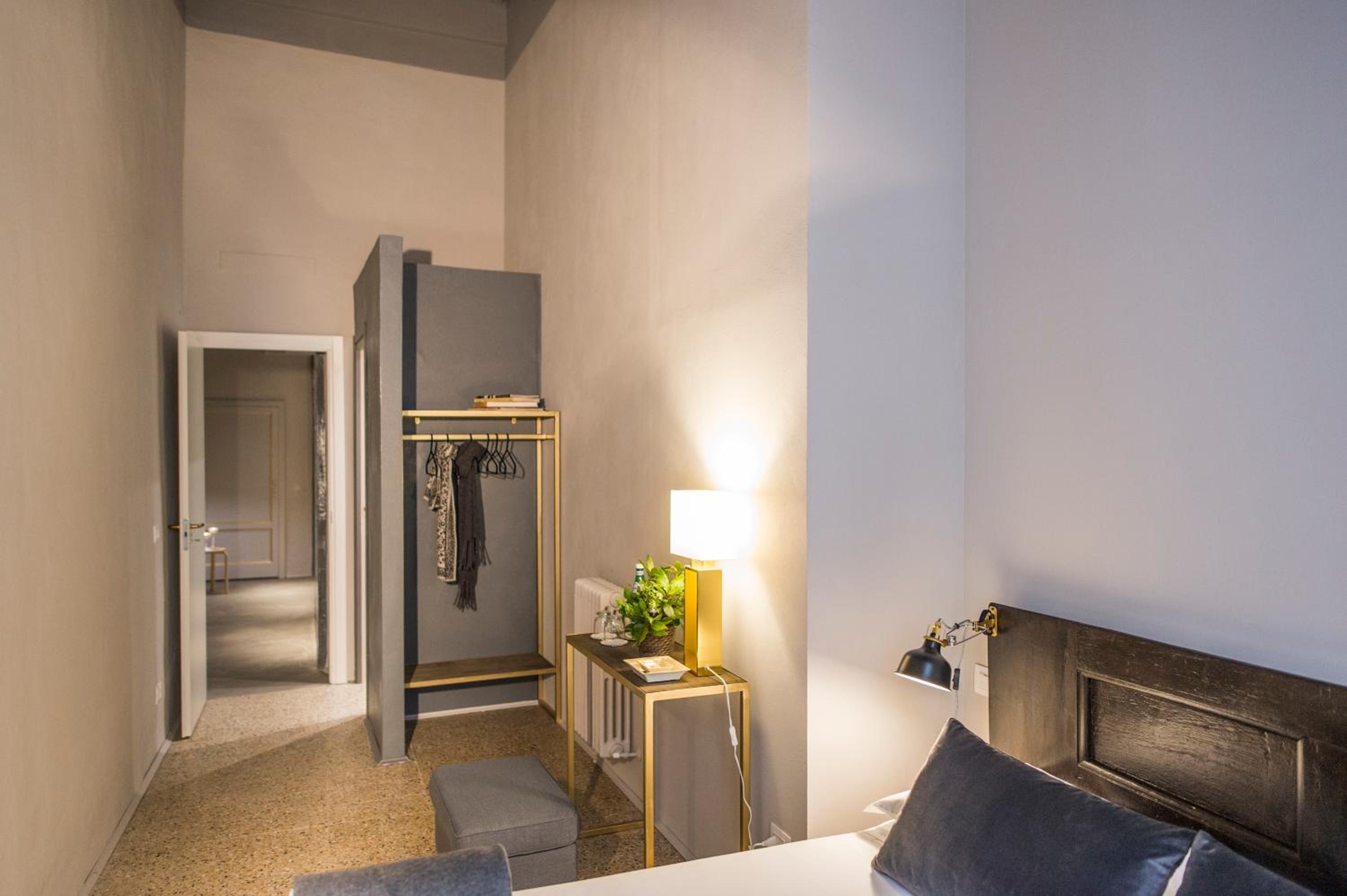Double Room - Photo 6