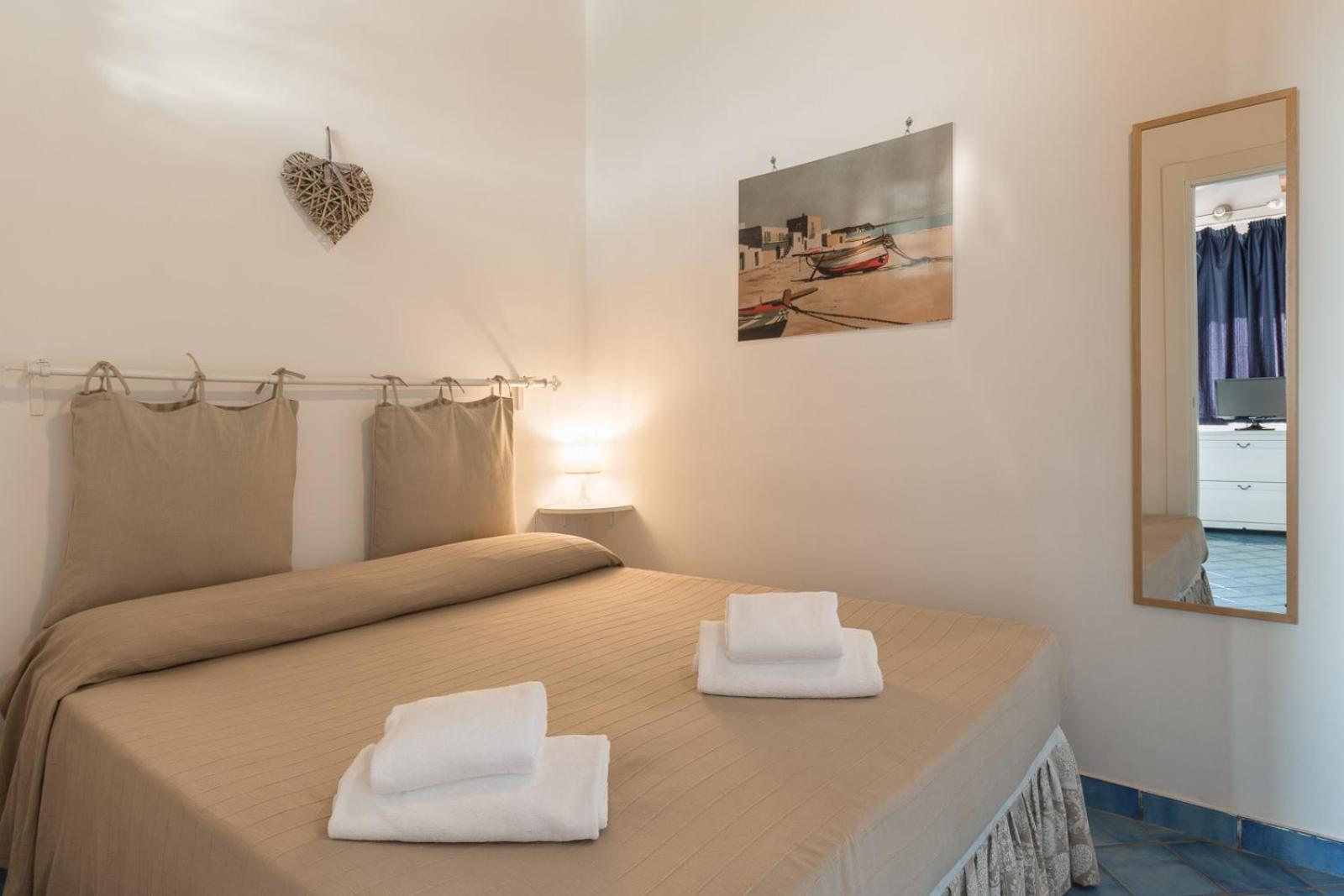 One-Bedroom Apartment with Sea View photo 2