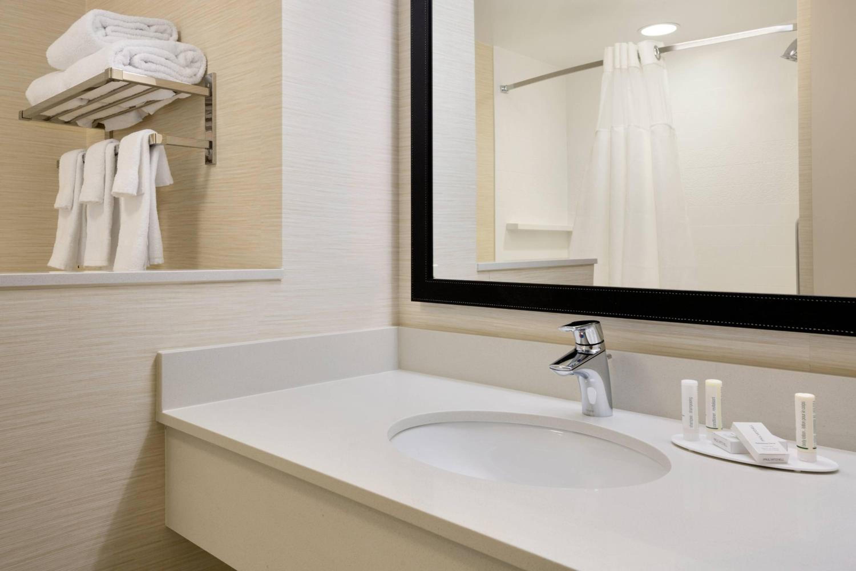 Fairfield Inn & Suites by Marriott Lancaster East at The Outlets, Photo 3