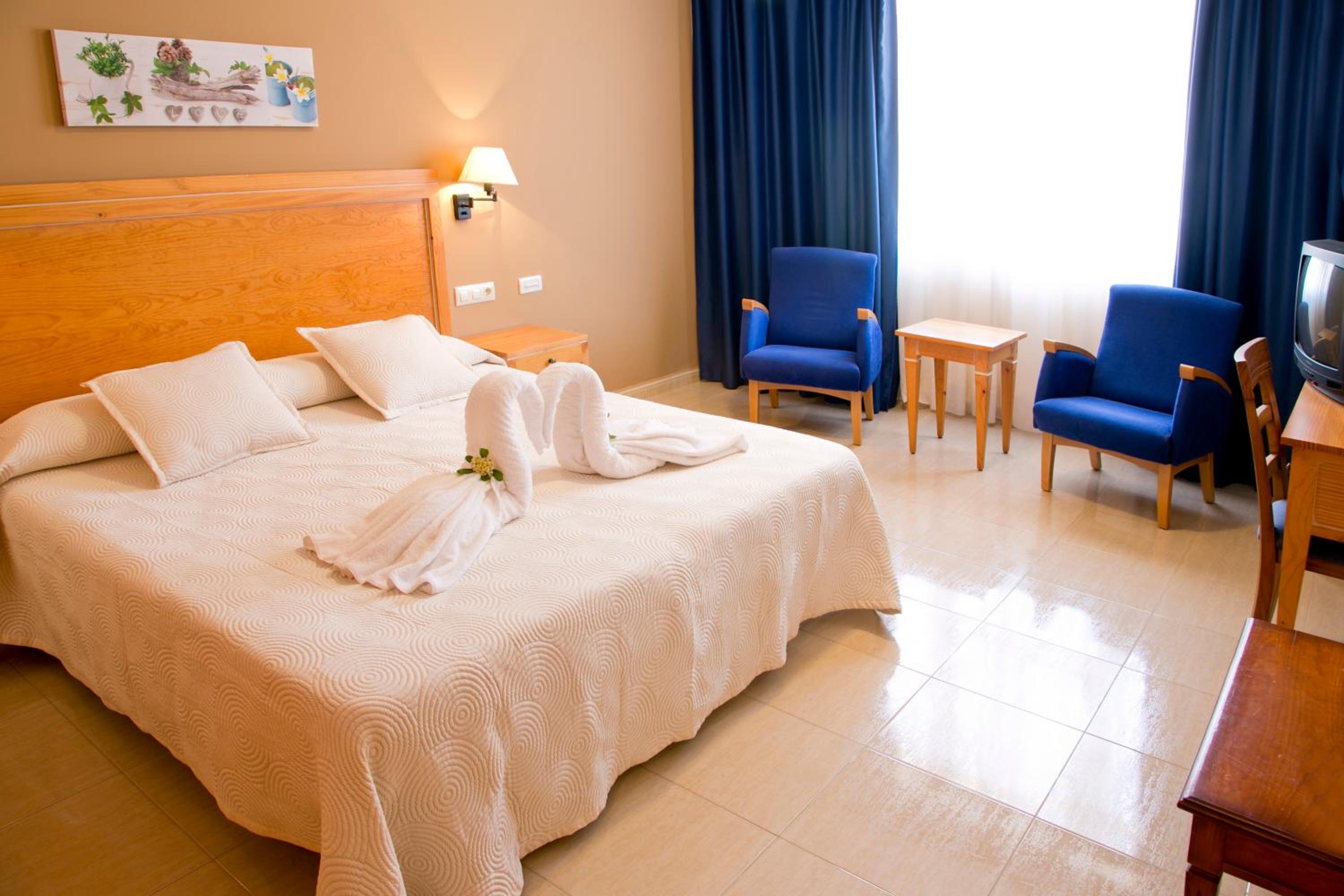Apartamento de Dos Habitaciones con Terraza