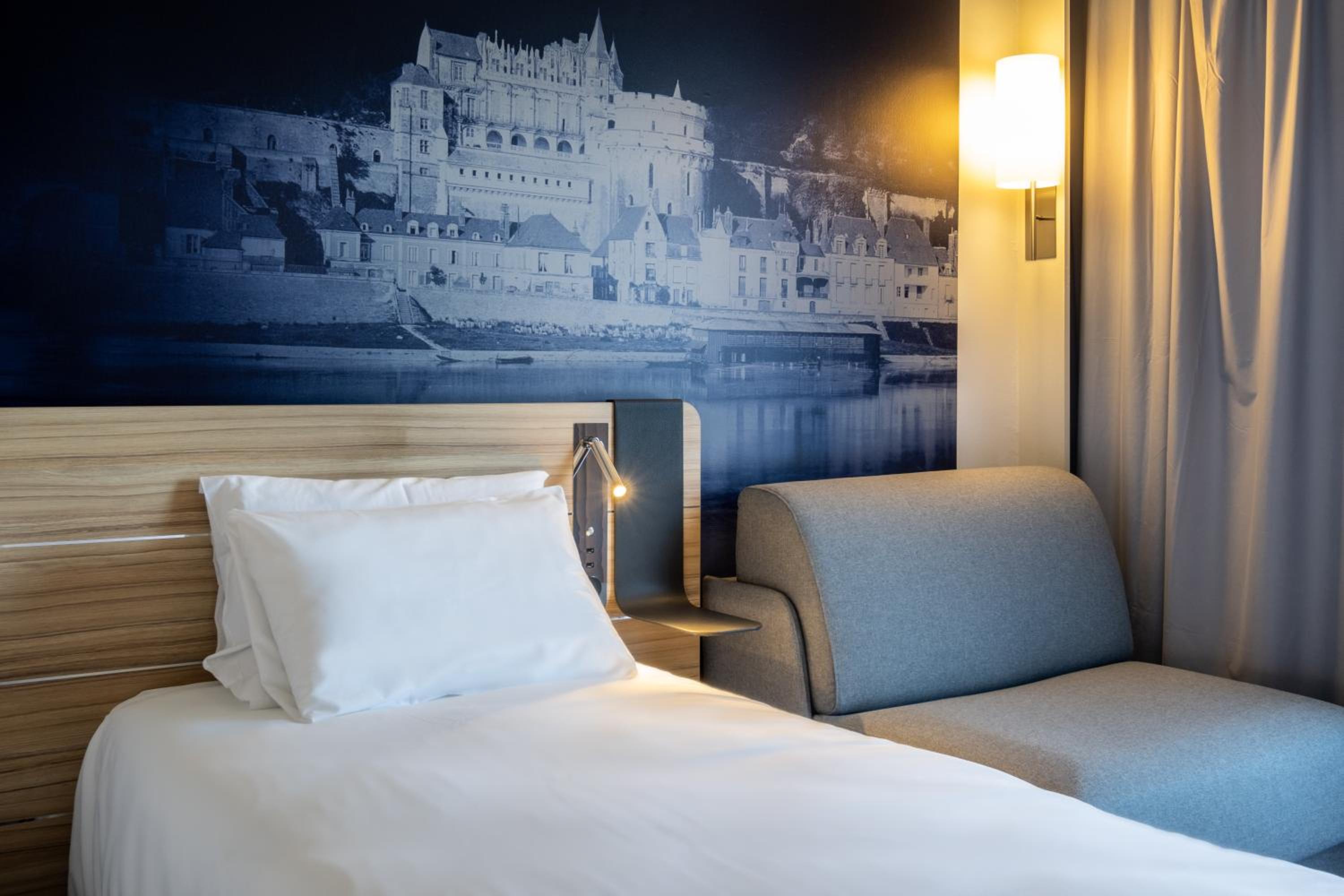 Standard Twin Room with Single Sofa Bed - Photo 2