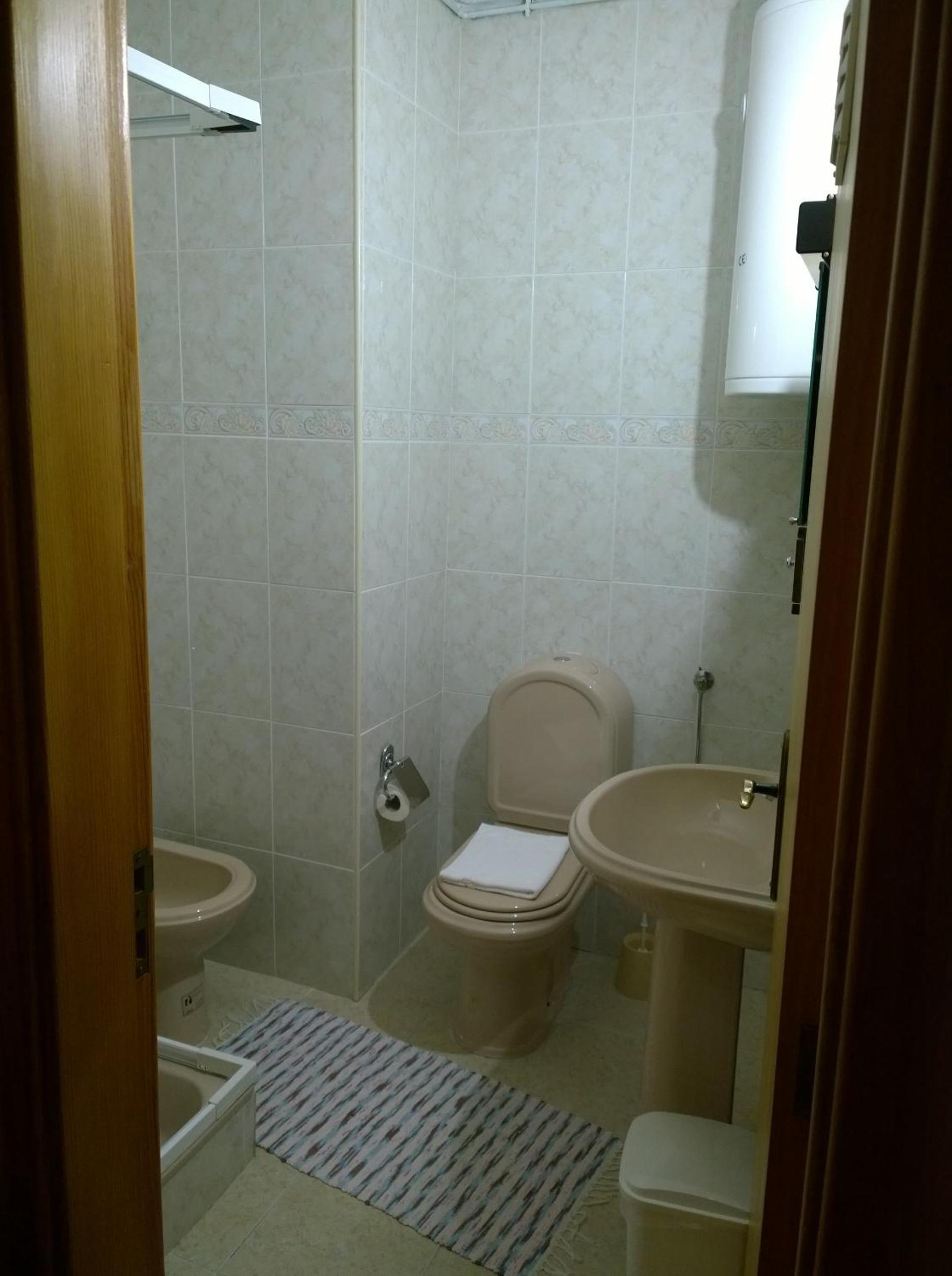 Double Room with Balcony - Photo 4