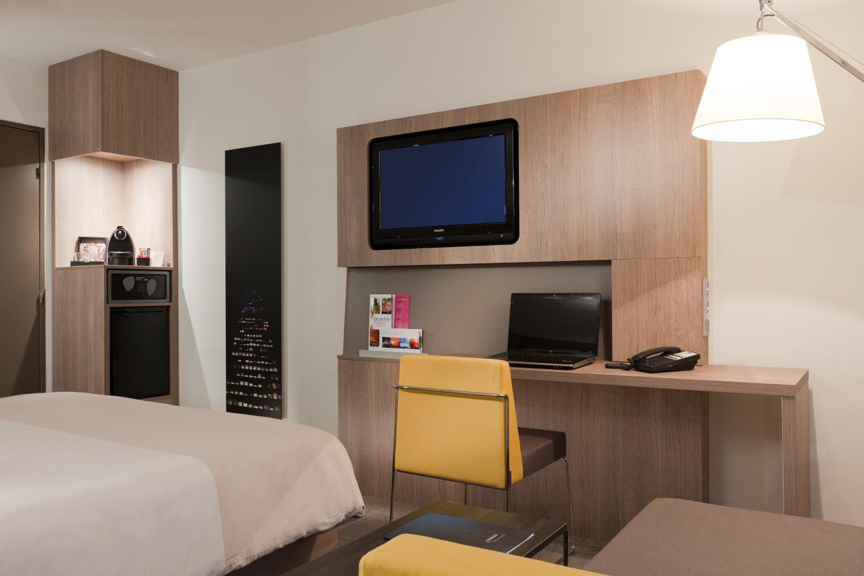 Standard Double Room with Single Sofa Bed - Photo 4