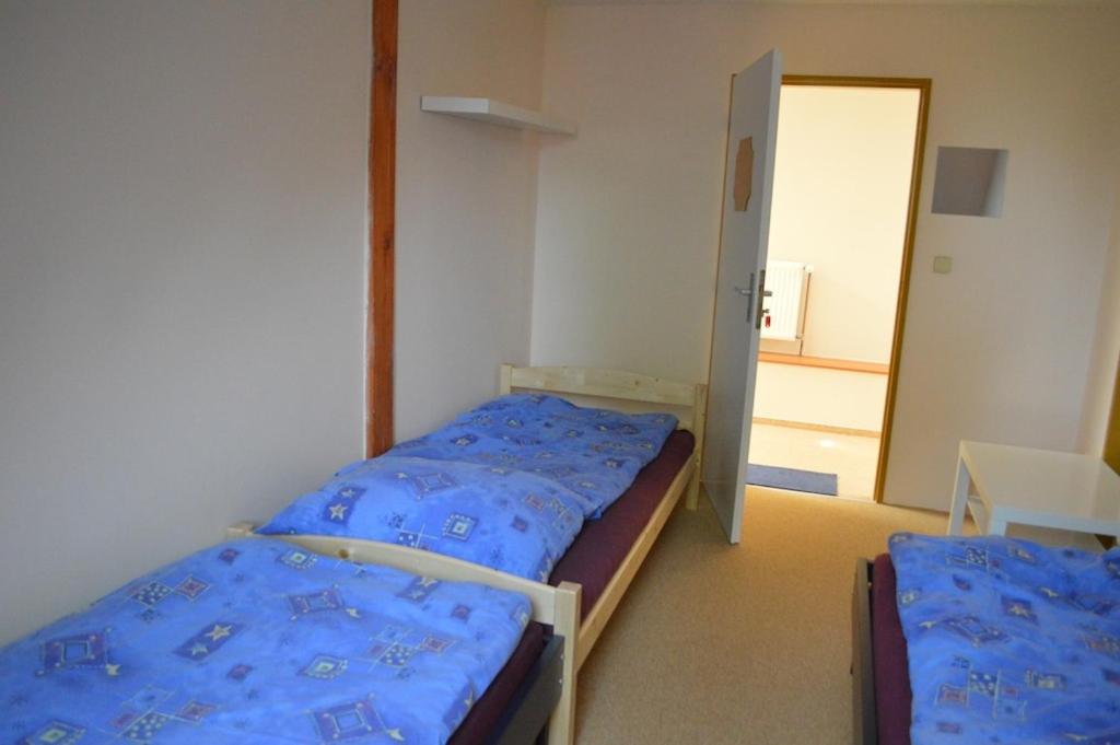 Triple Room with Shared Bathroom photo 3
