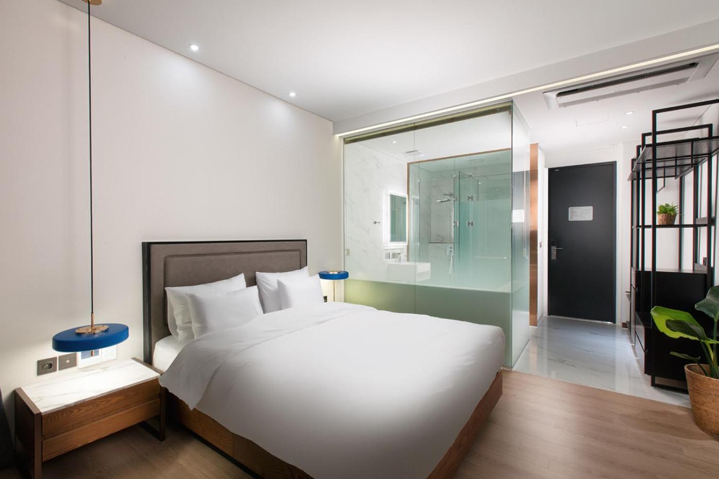 Deluxe Double Room with Terrace photo 2