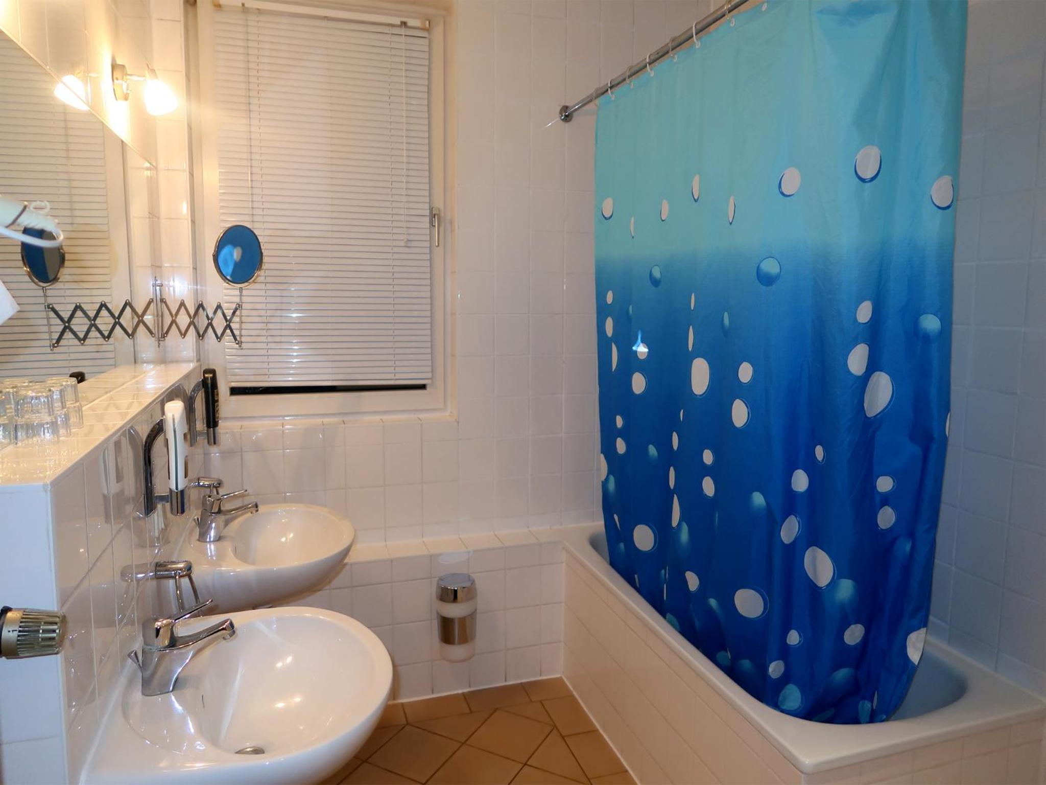 Double Room - Photo 6
