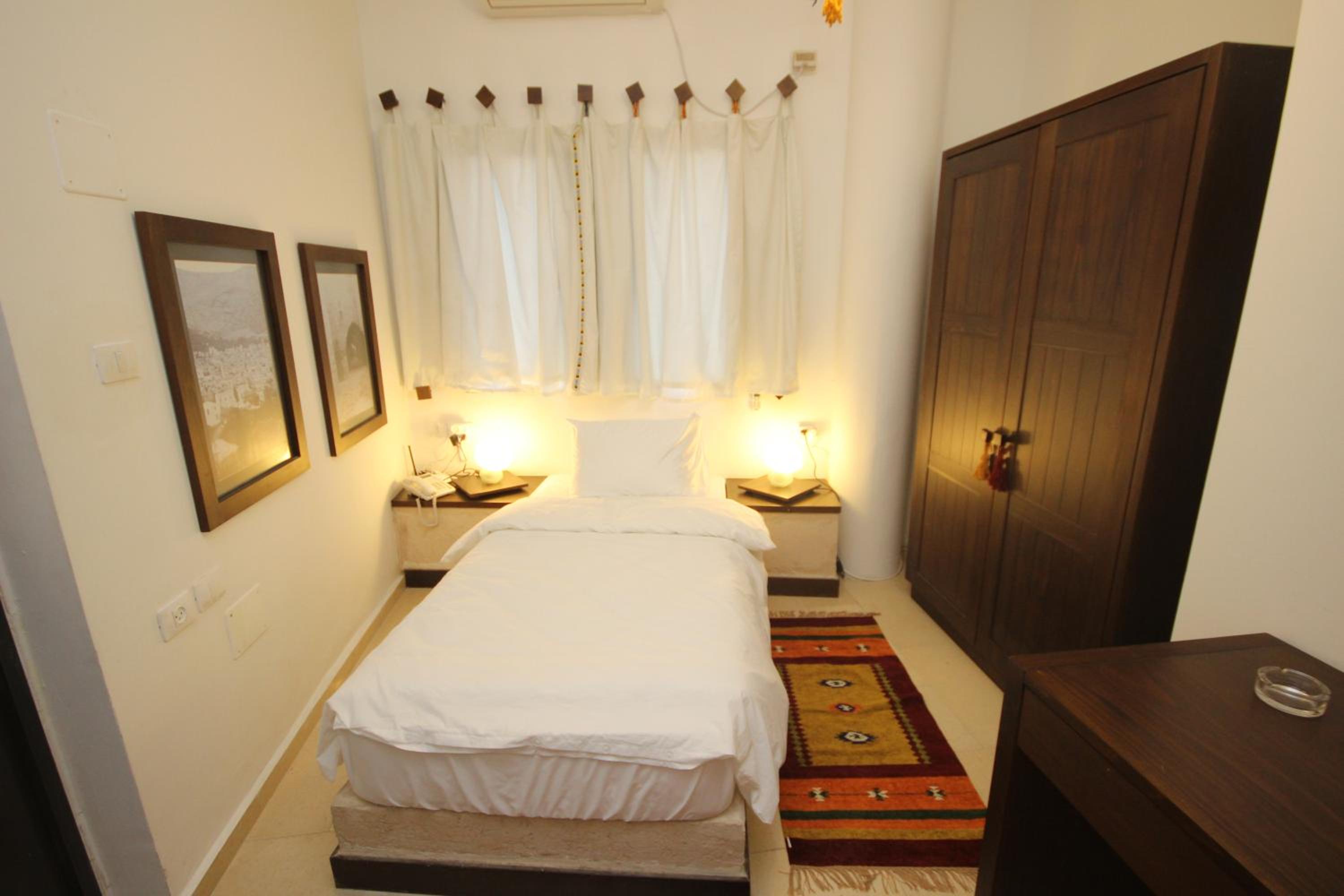 Budget Single Room photo 2