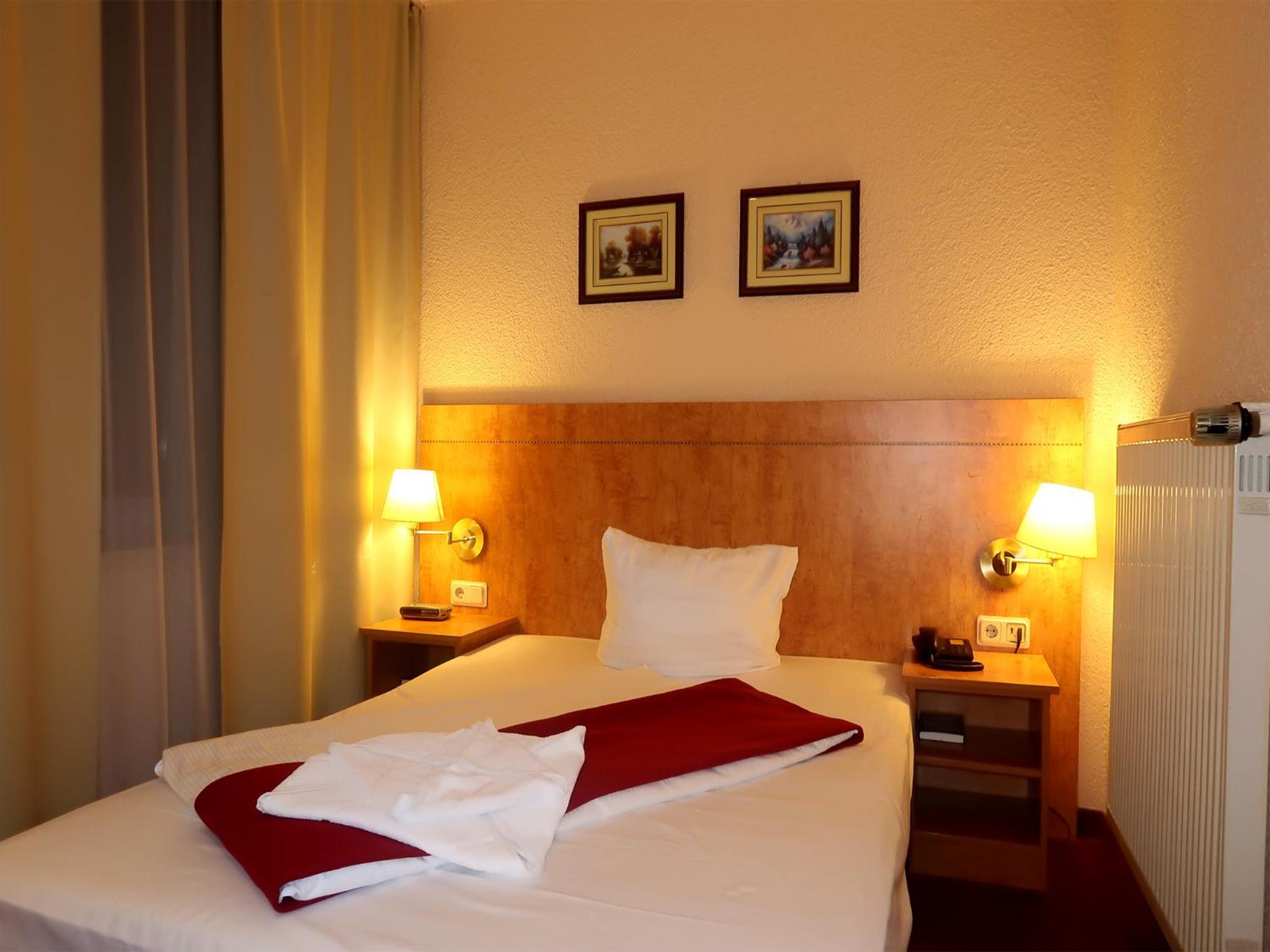 Deluxe Single Room
