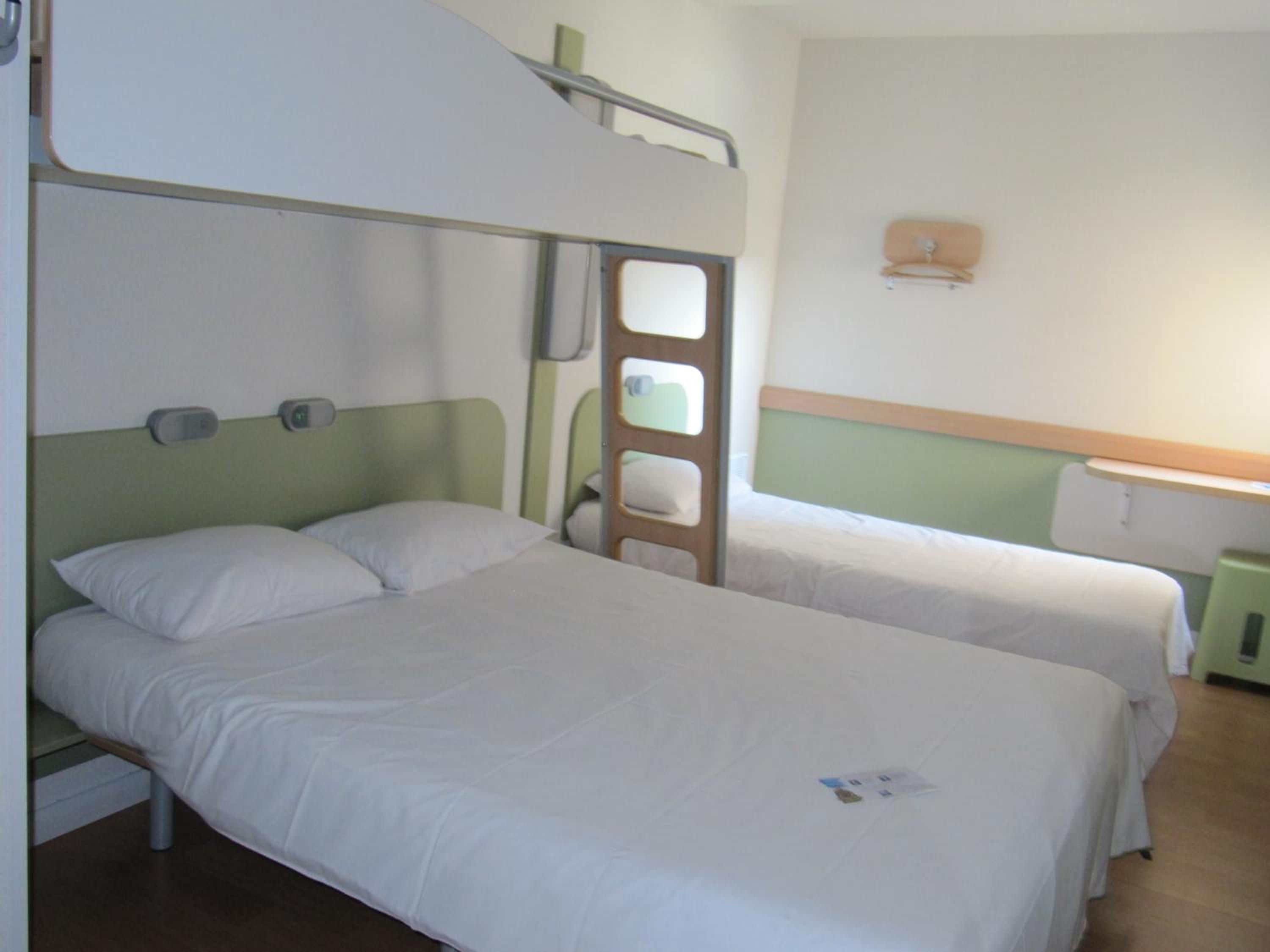 Triple Room - Photo 11
