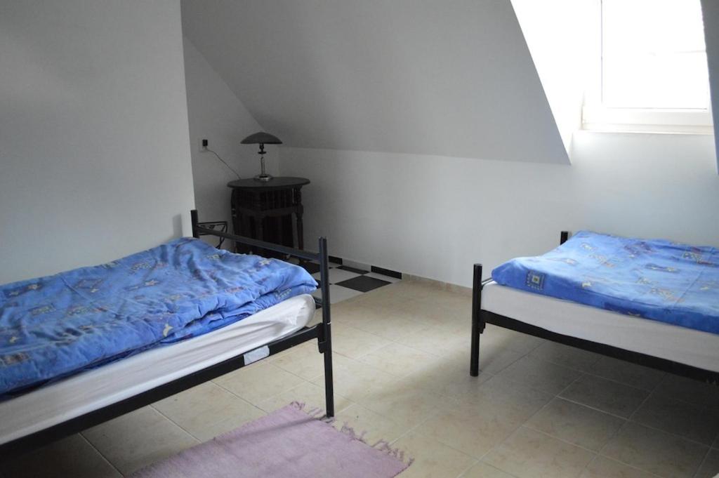 Quadruple Room with Shared Bathroom photo 3