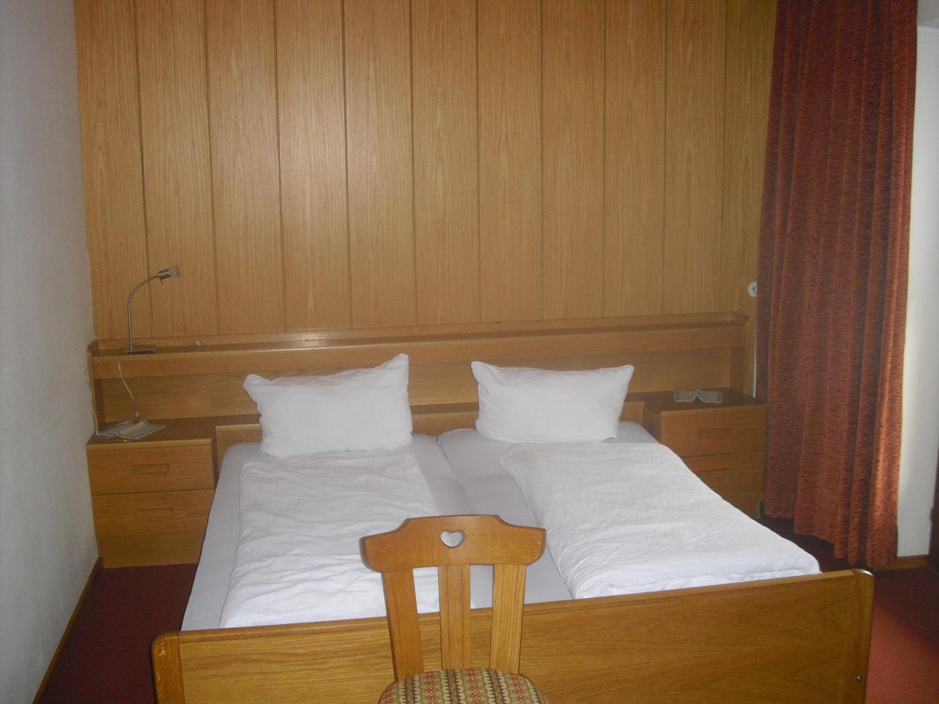 Twin Room with Balcony and Mountain View - Photo 2