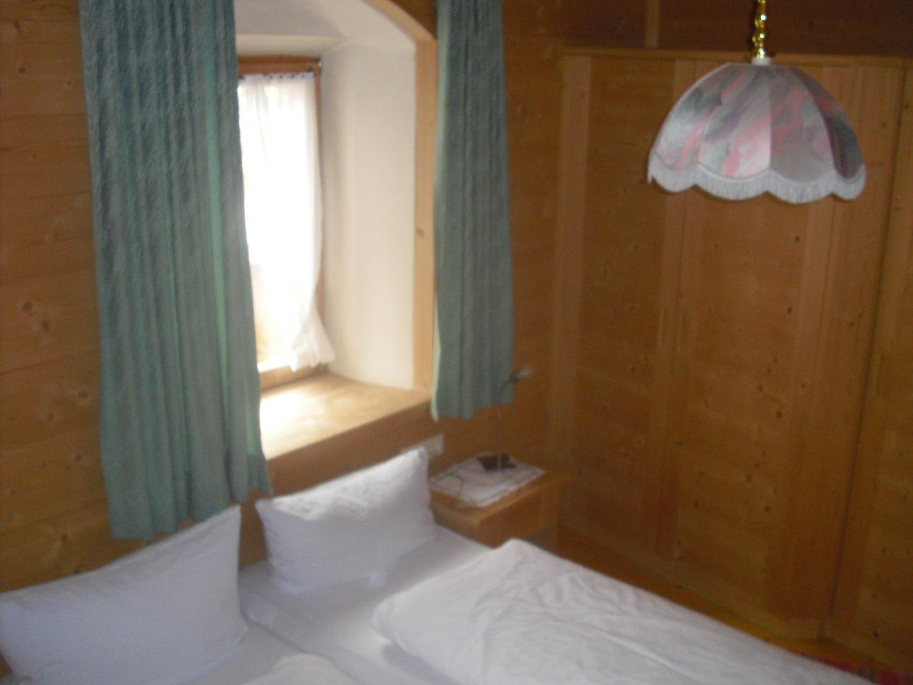 Twin Room with Balcony and Mountain View - Photo 11
