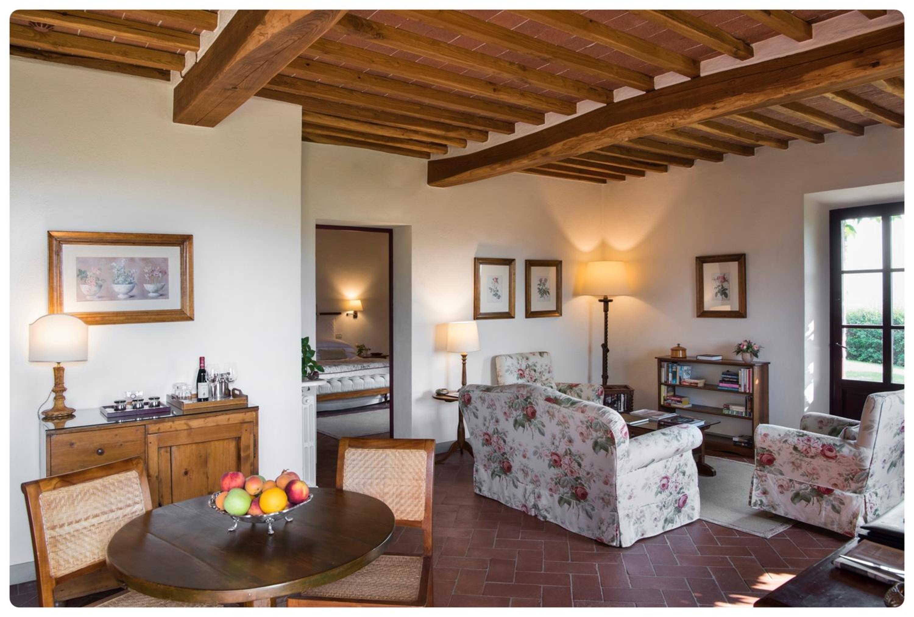 Suite (2 Adults) - Photo 9