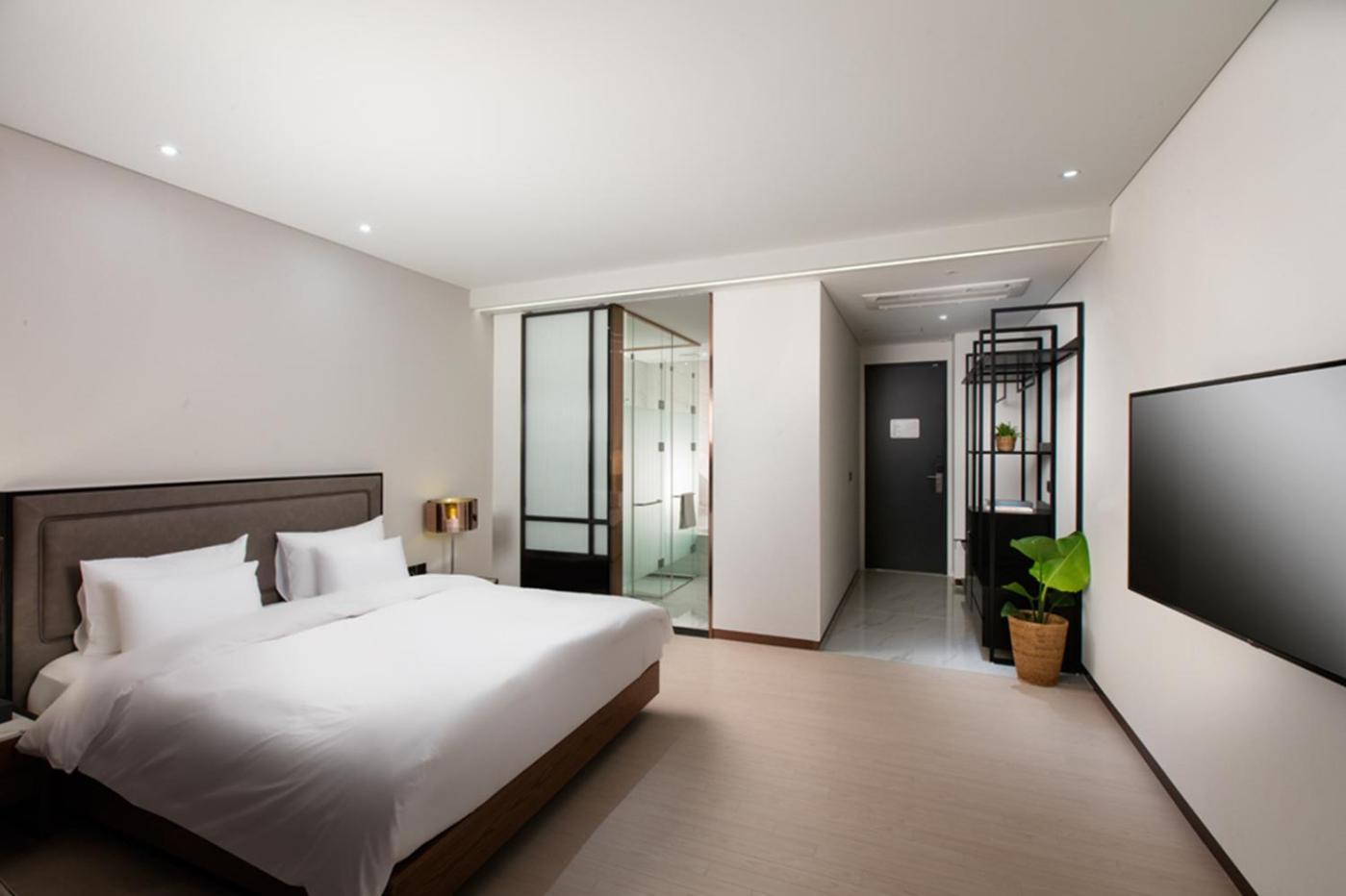Grand Double Room with Terrace photo 2