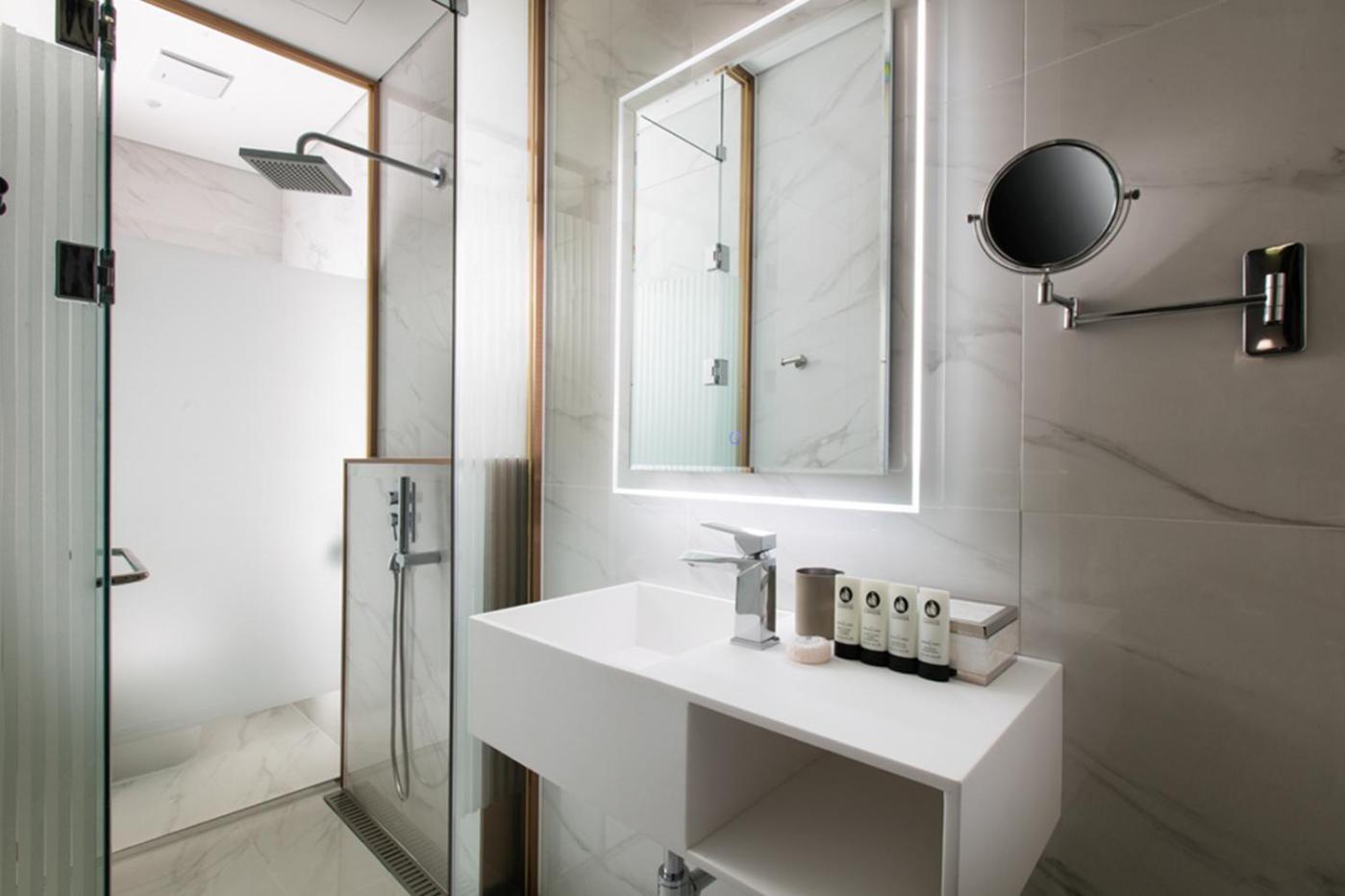 Grand Premium Room with Spa Bath photo 3