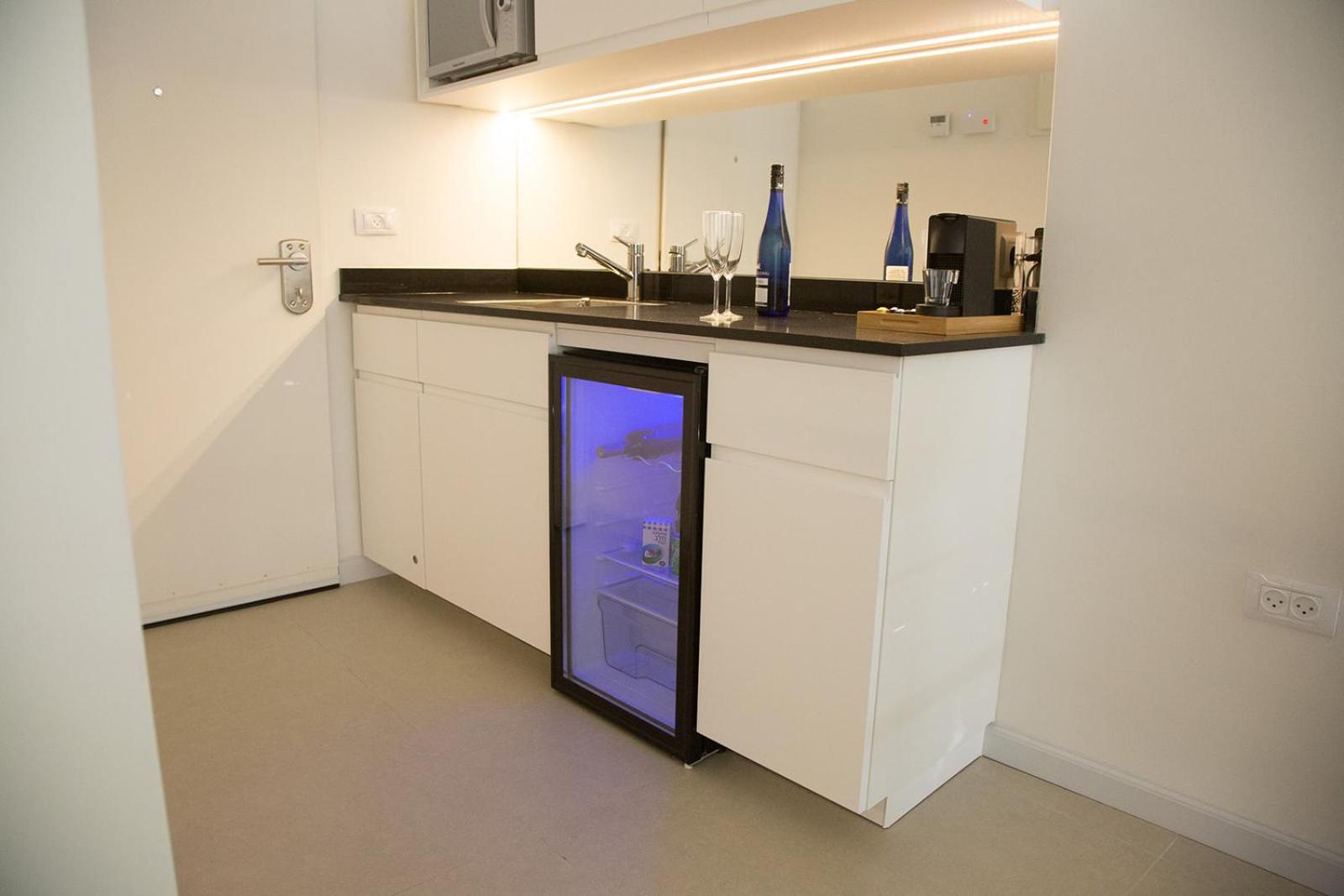 Studio Apartment - Photo 4