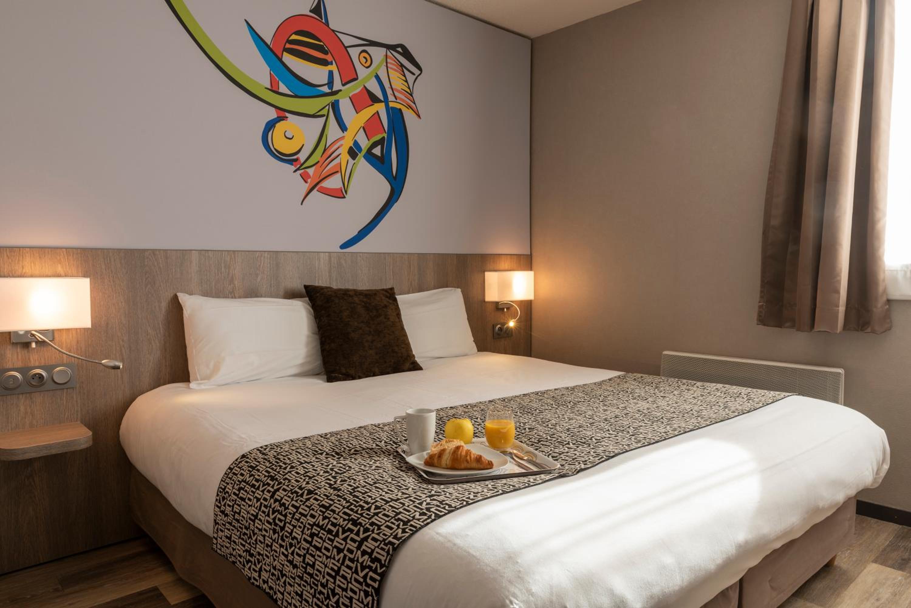 Double Room - Photo 6