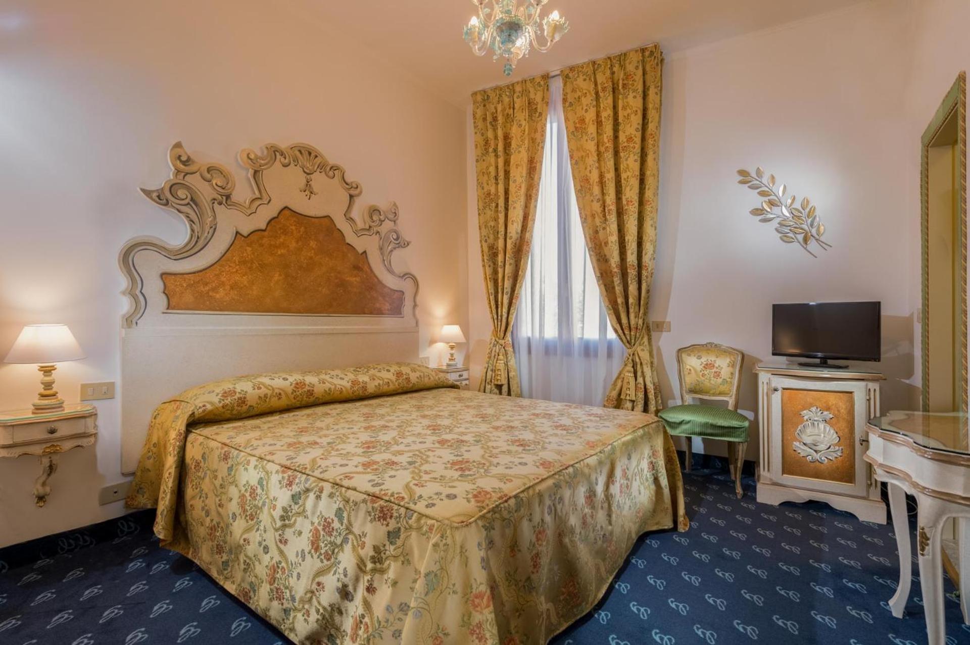 Classic Double Room