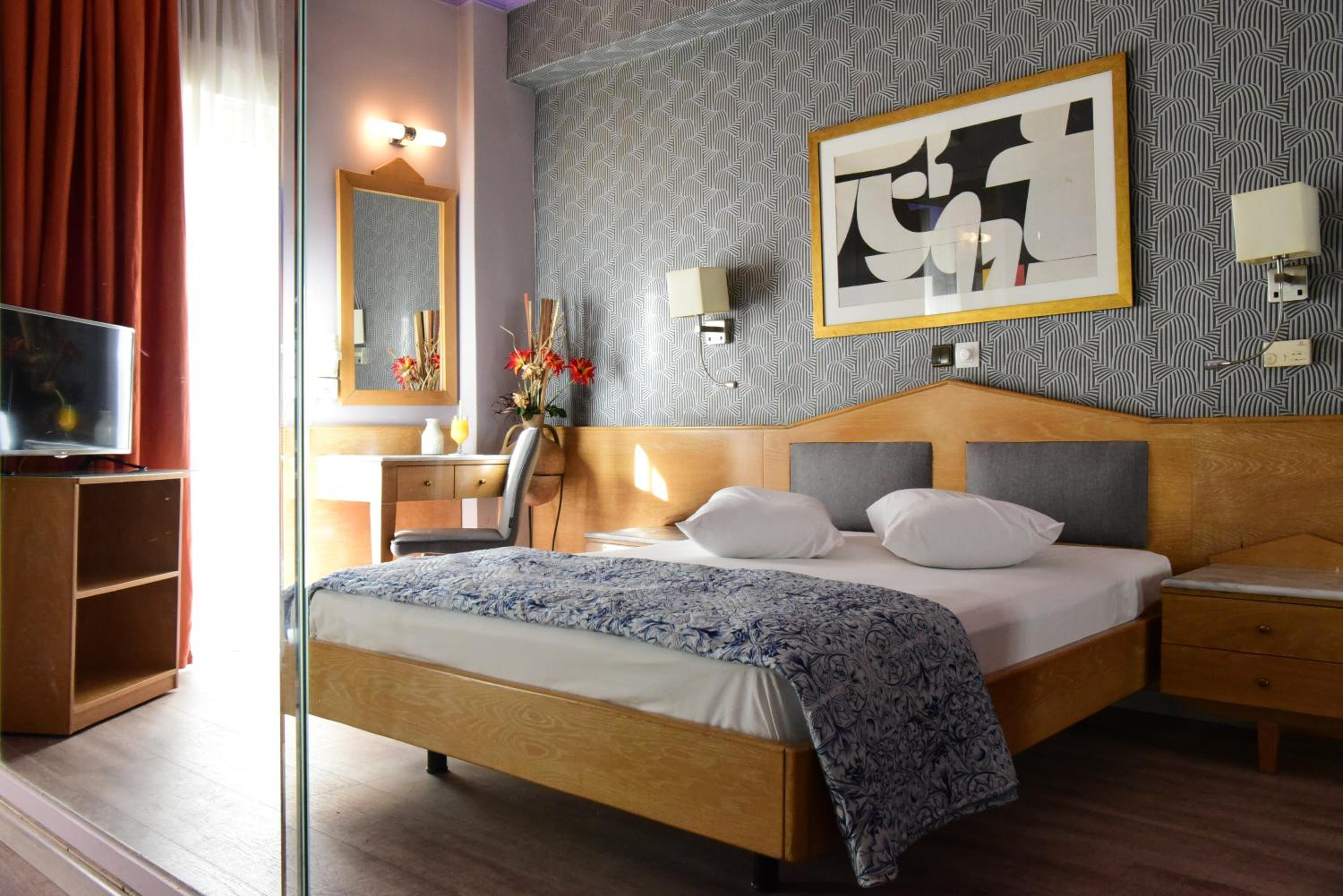 Double Room with Balcony - Photo 6