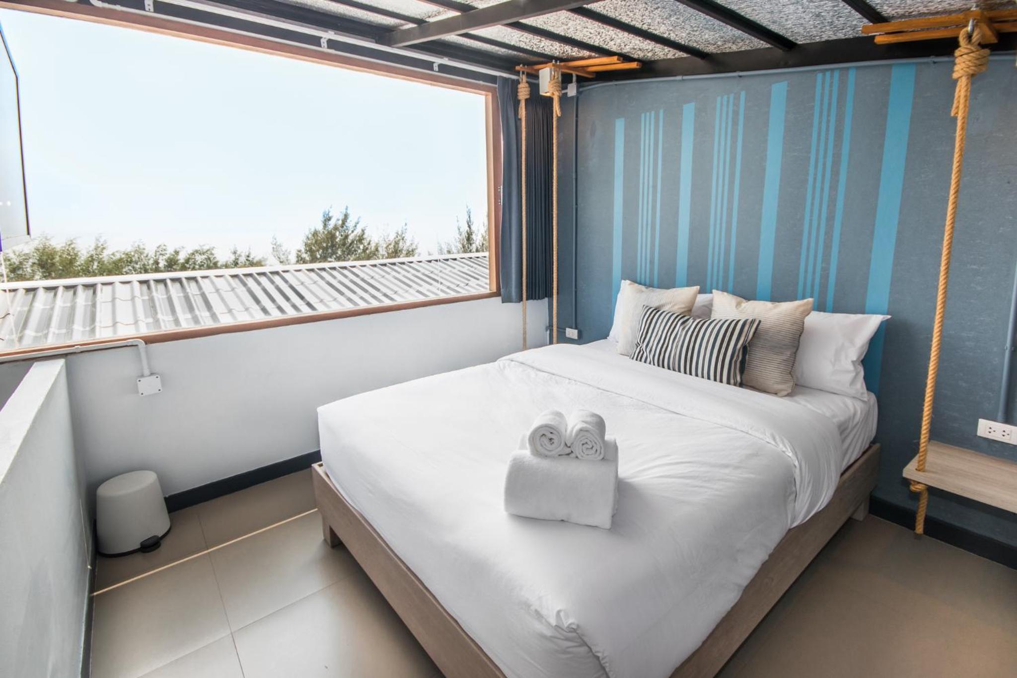 Studio with Sea View