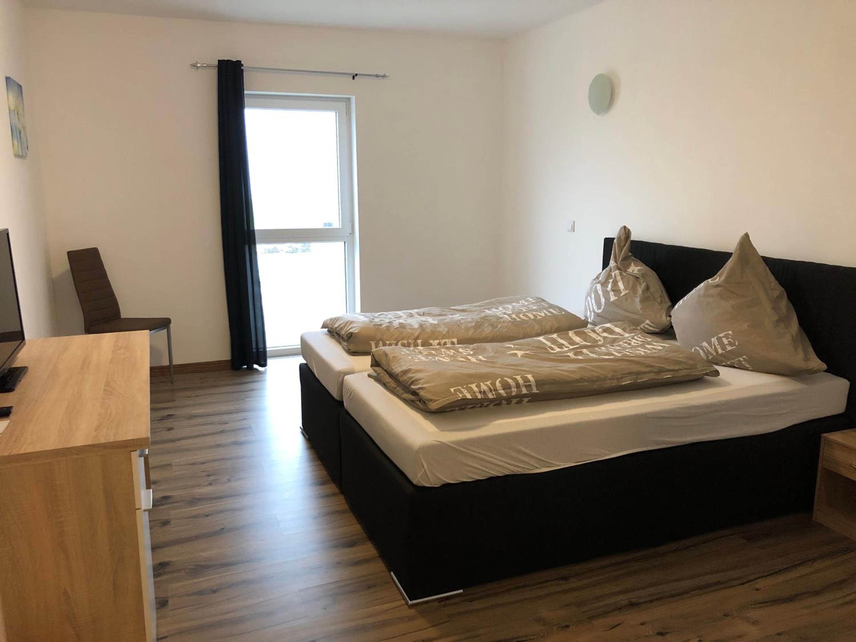 Double Room with Private Bathroom - Photo 20