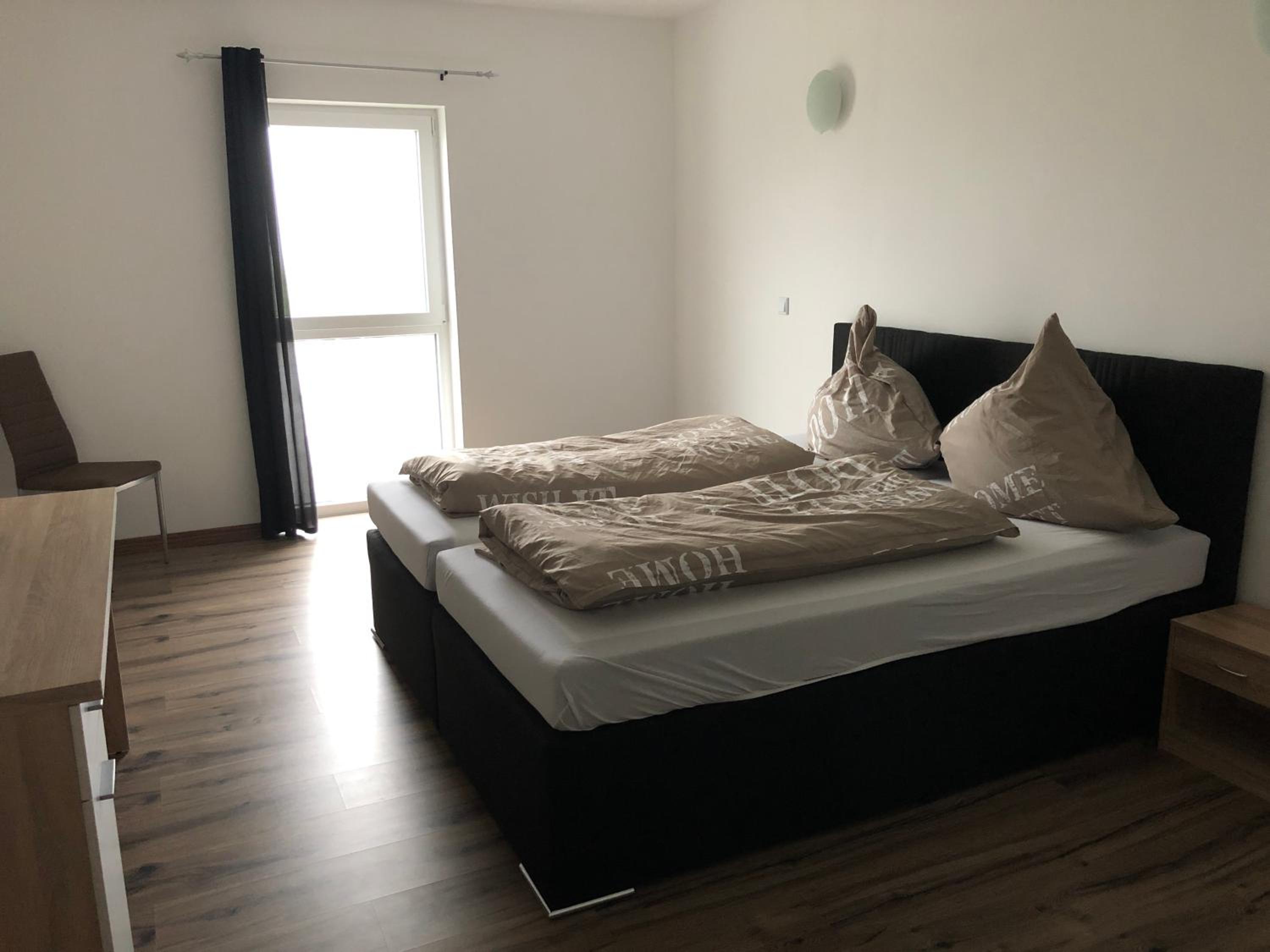 Double Room with Private Bathroom - Photo 25