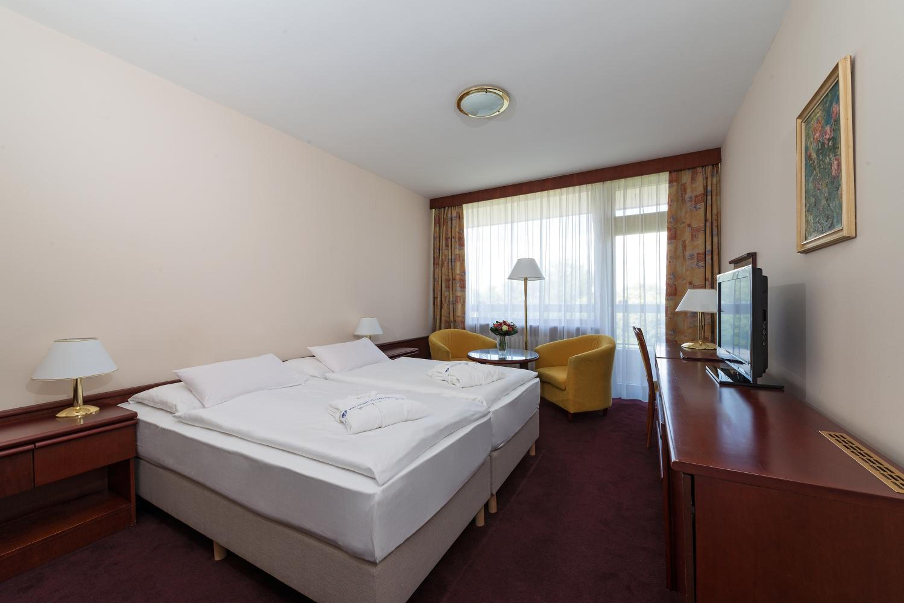 Comfort Room with Wellness Access - Photo 1