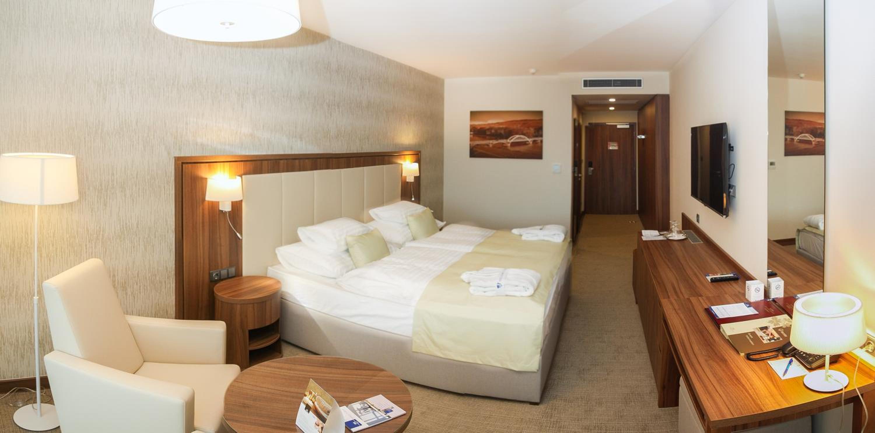 Premium Room Plus with Wellness Access - Photo 6