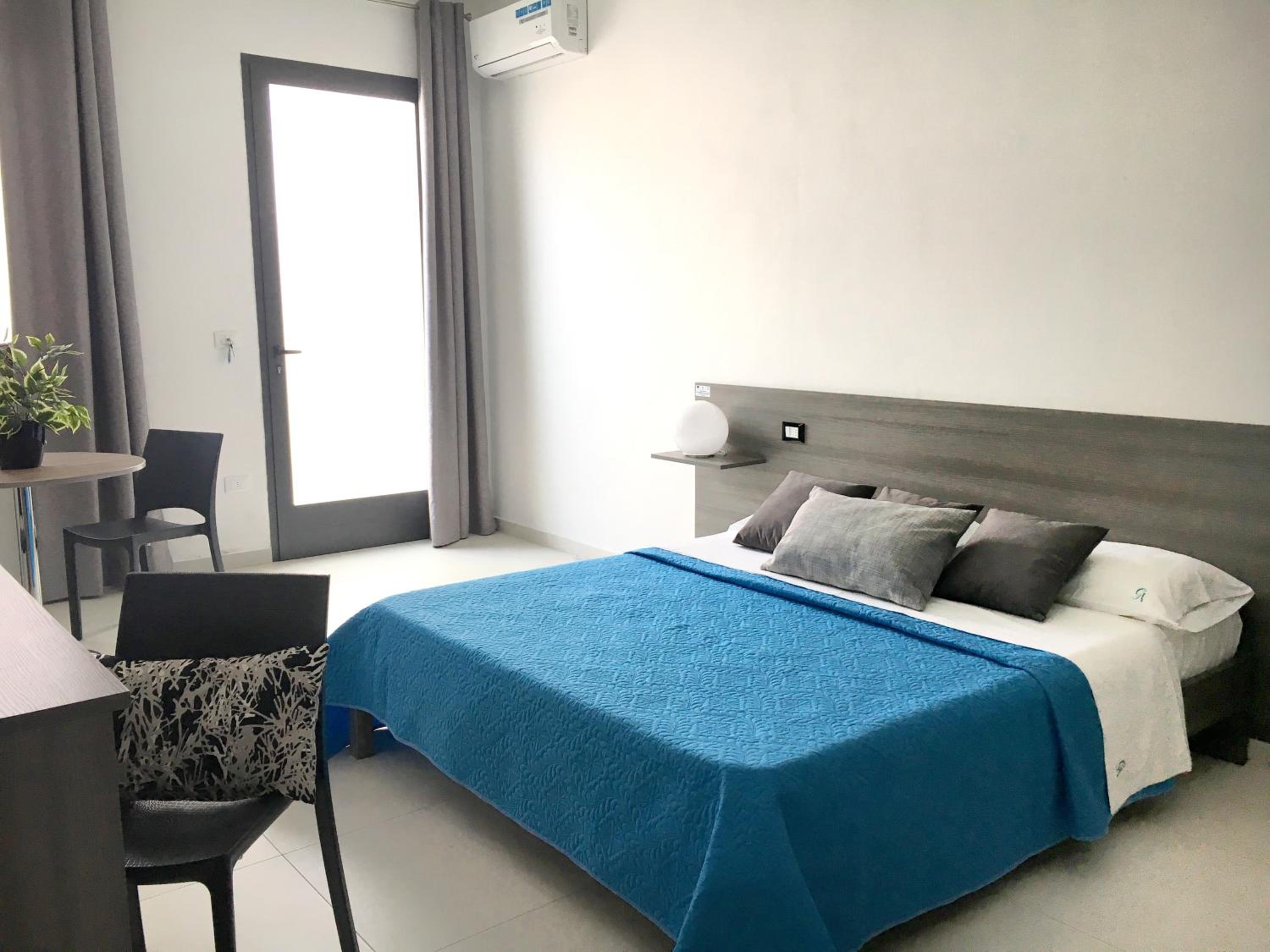 Deluxe Room - Photo 1