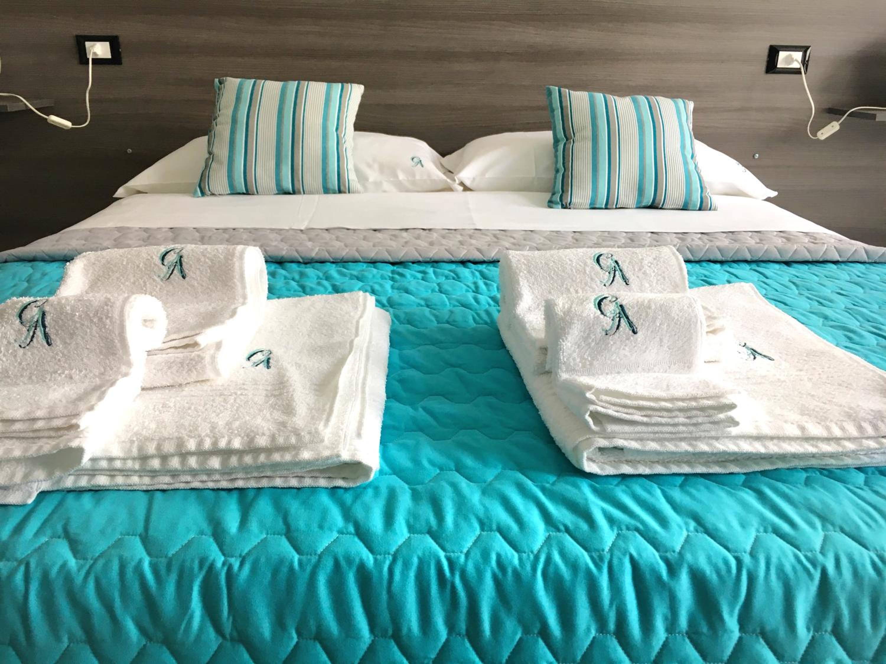 Deluxe Triple Room - Photo 1