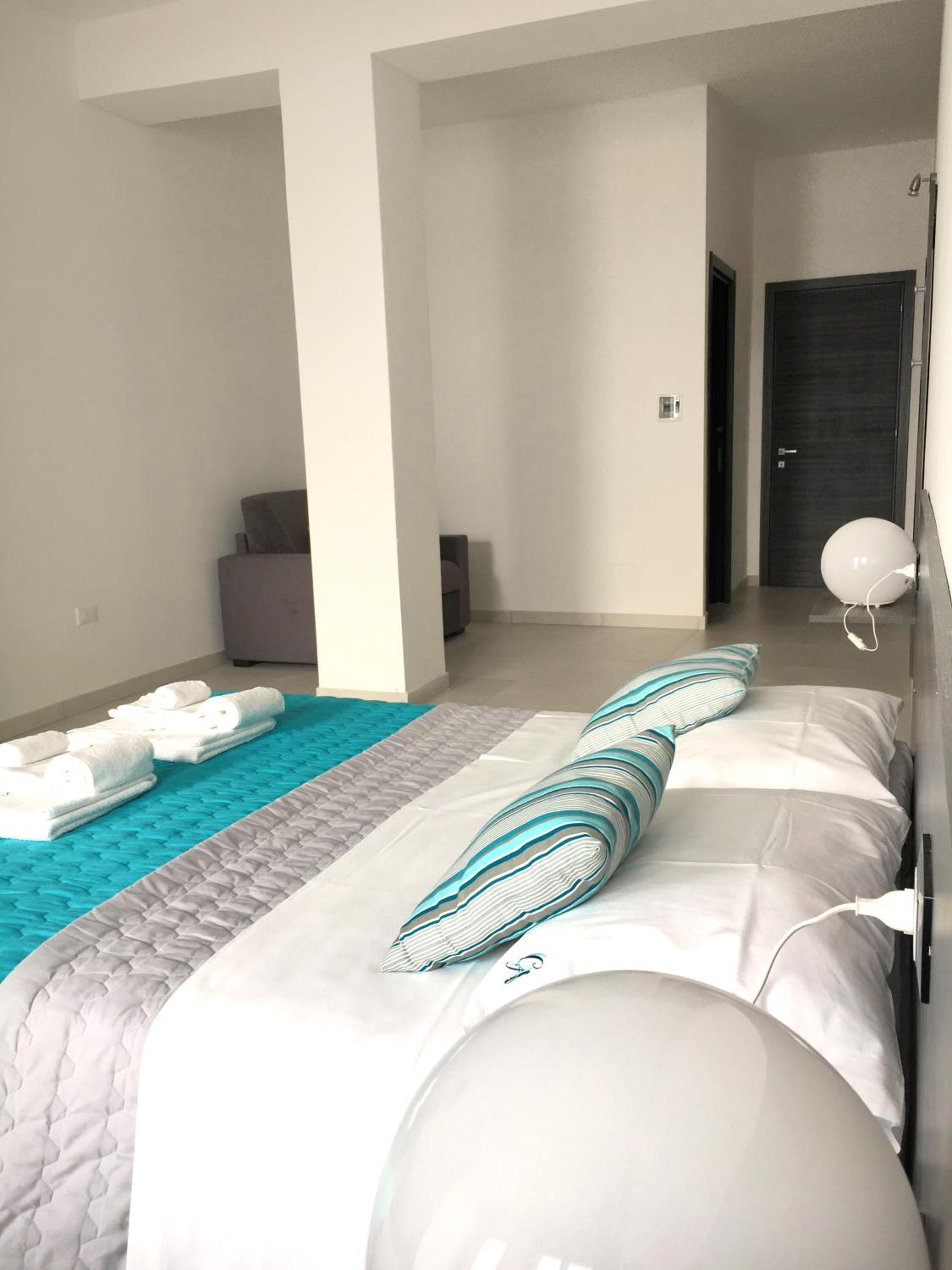 Deluxe Triple Room - Photo 5