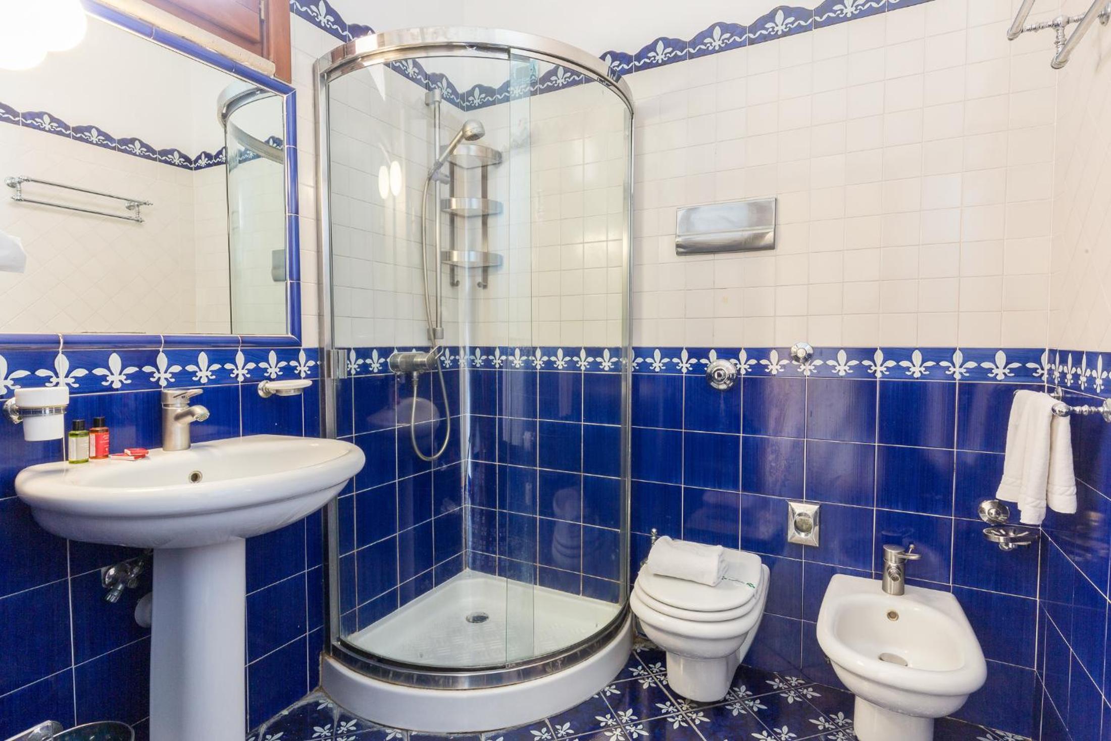Superior Double or Twin Room - Photo 14