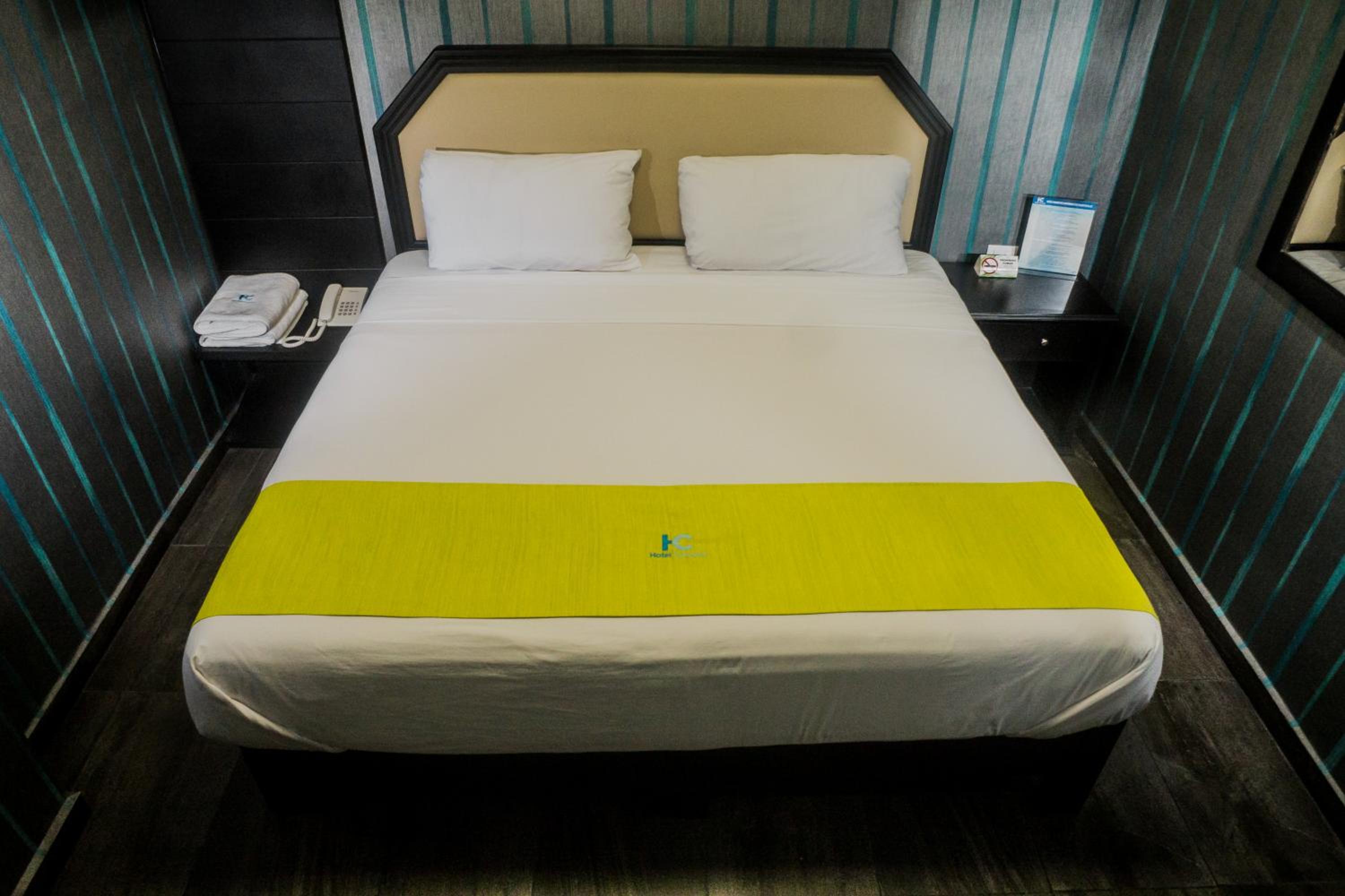 Deluxe Double Room (2 Adults + 1 Child) photo 3