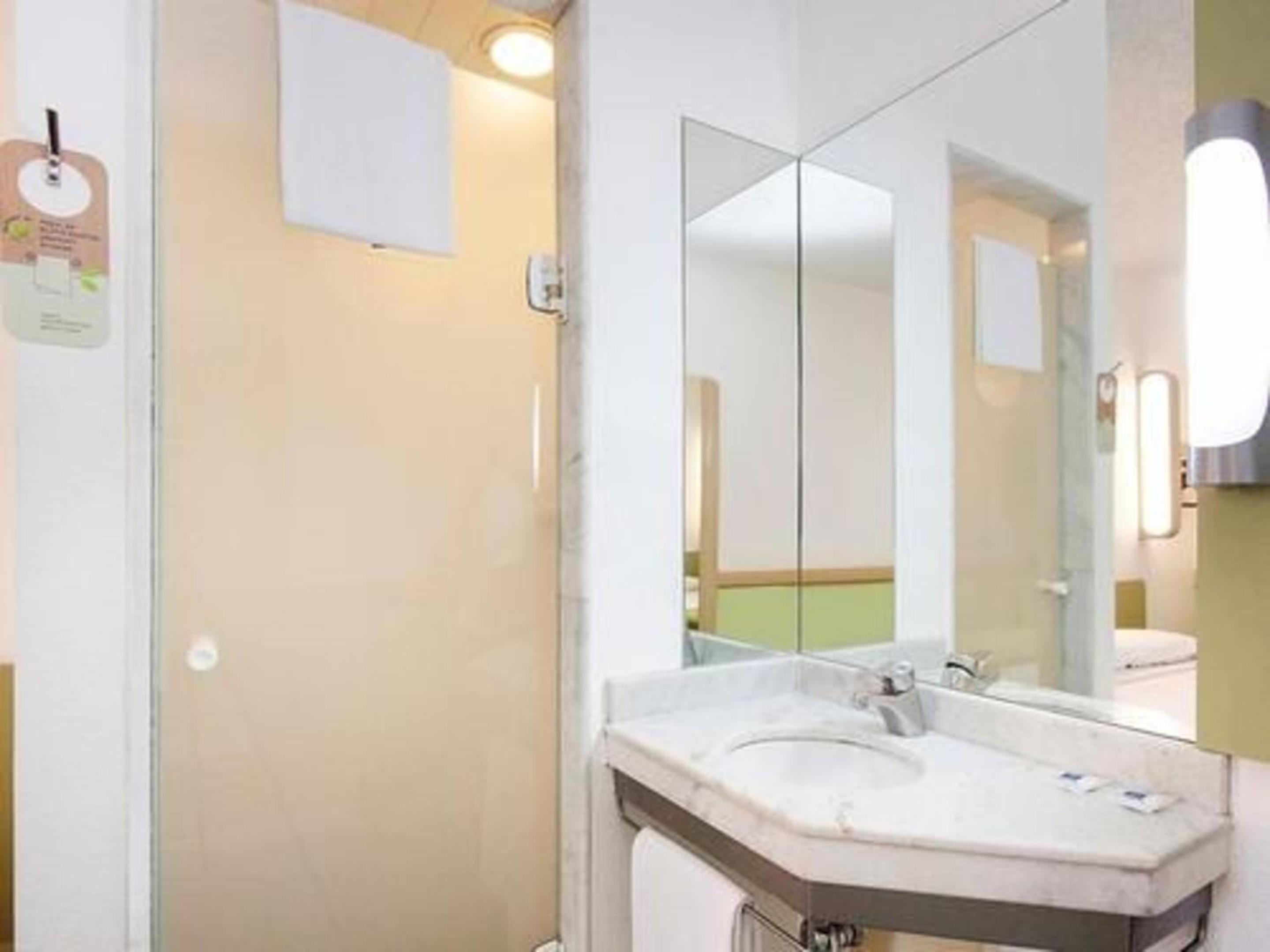 Superior Room with One Double Bed and One Single Bed