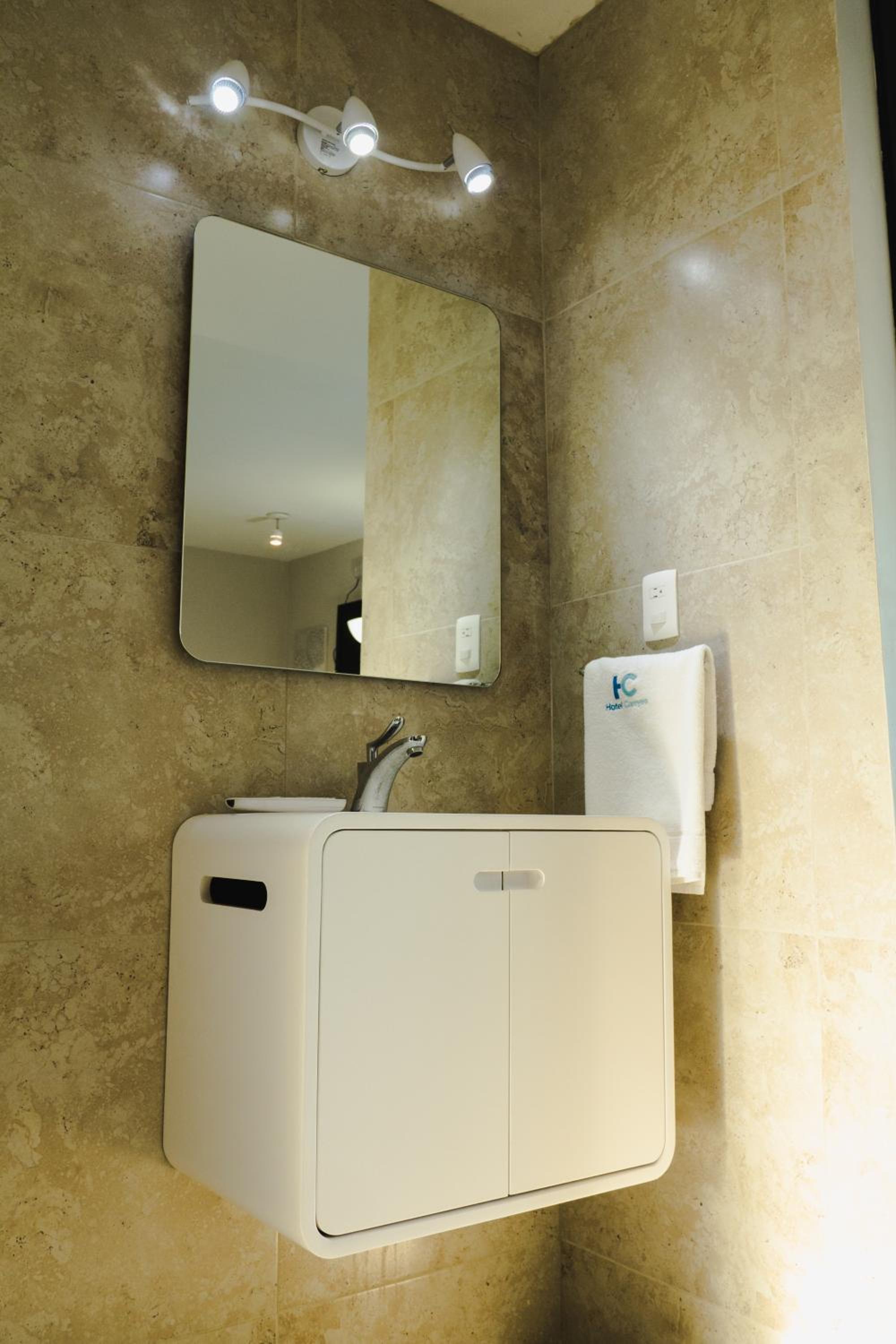 Deluxe Junior Suite photo 3