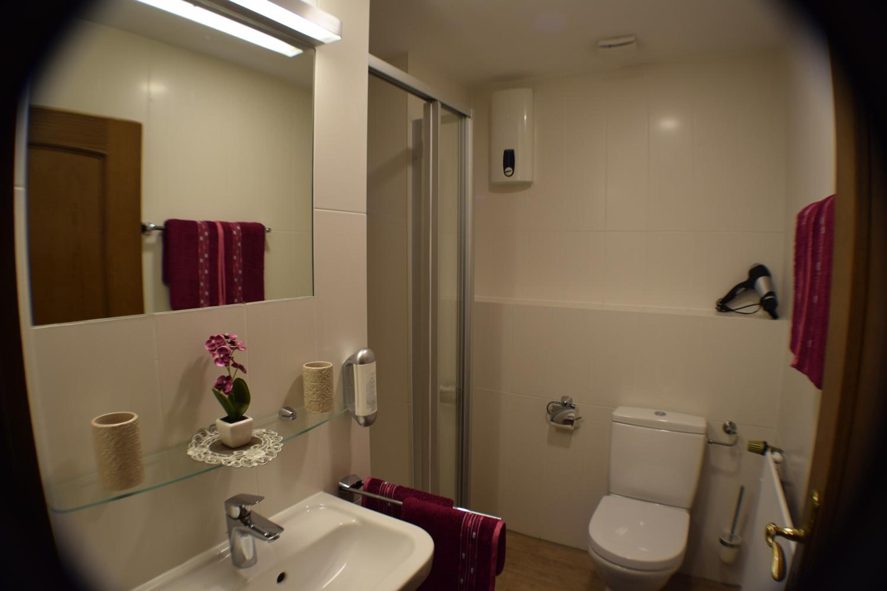 Standard Double Room - Photo 10