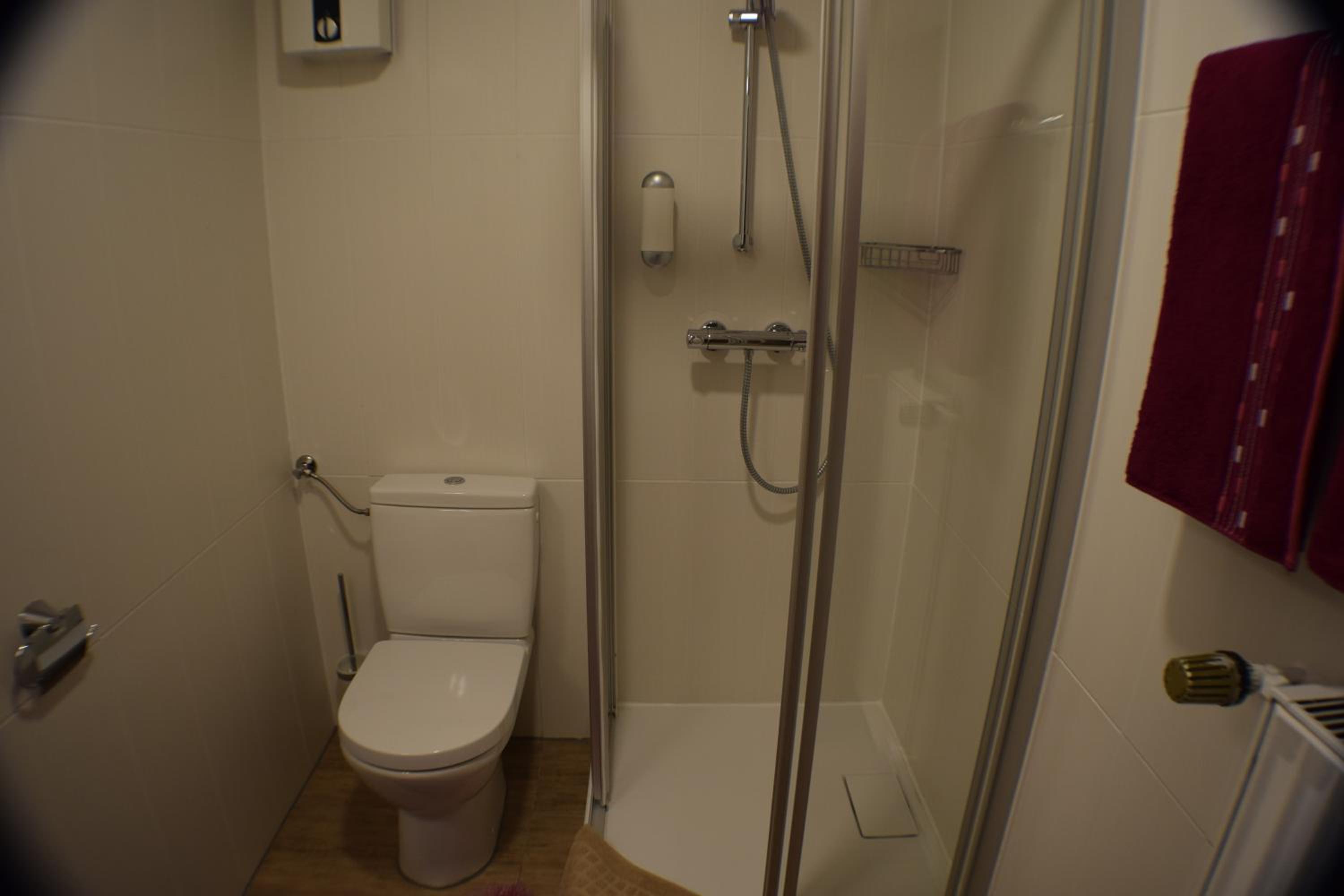 Standard Double Room - Photo 12